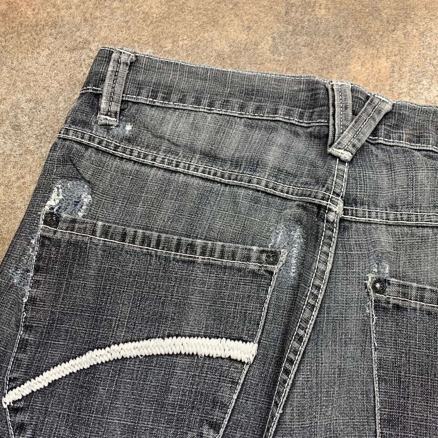 Southpole 00s grey baggy graphic jorts