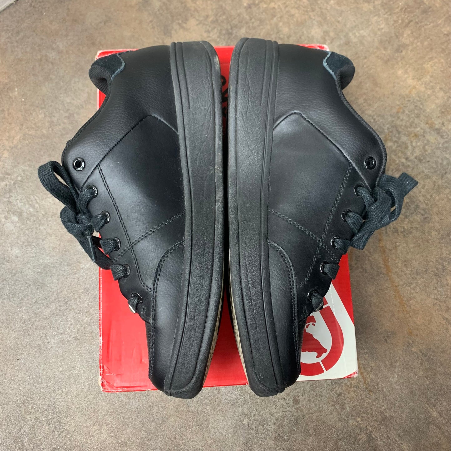 Ecko Unltd. 00s black gold trainers
