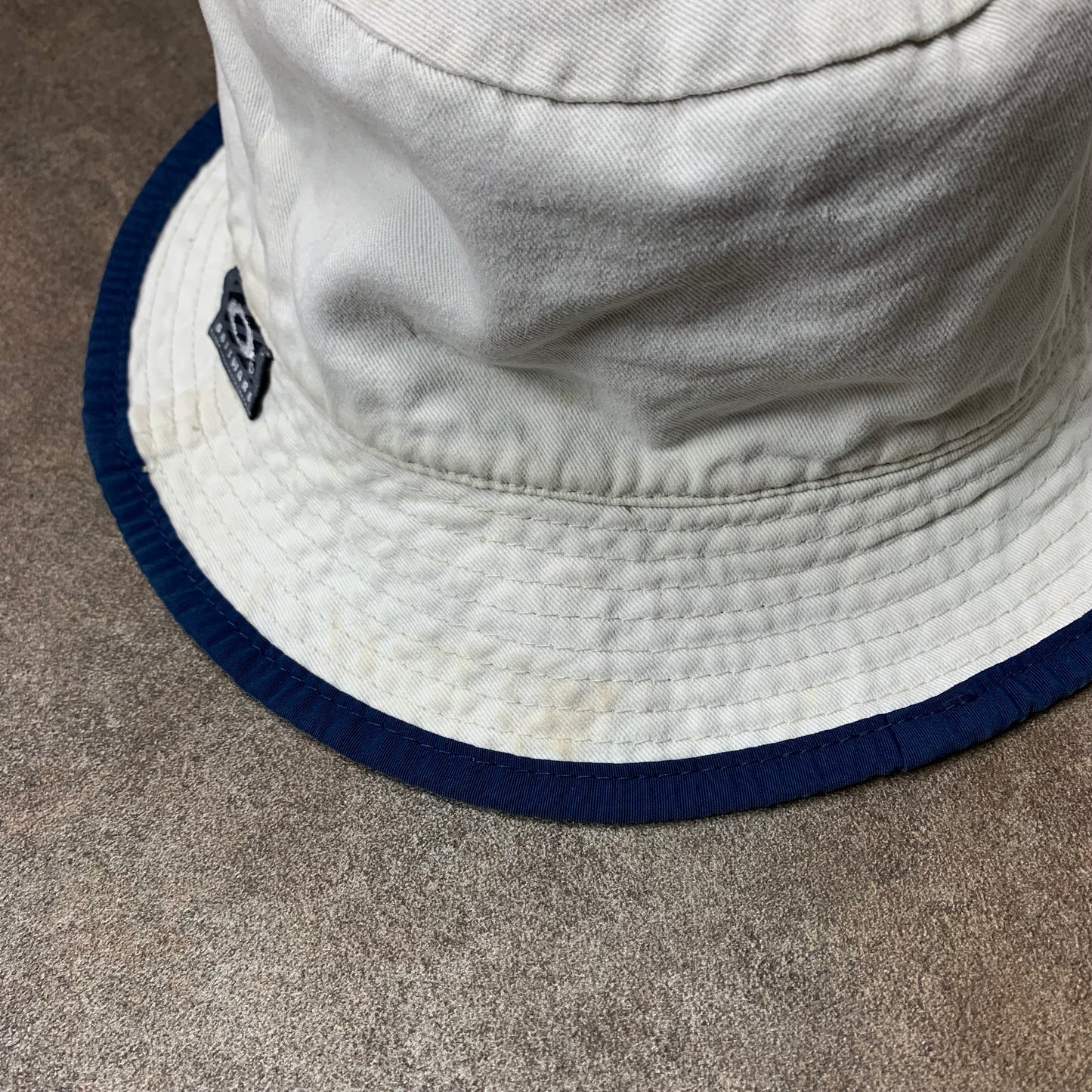 Oakley Software 90s reversible bucket hat