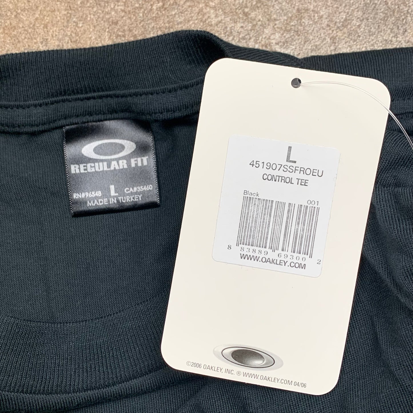 Oakley 00s black graphic deadstock t-shirt