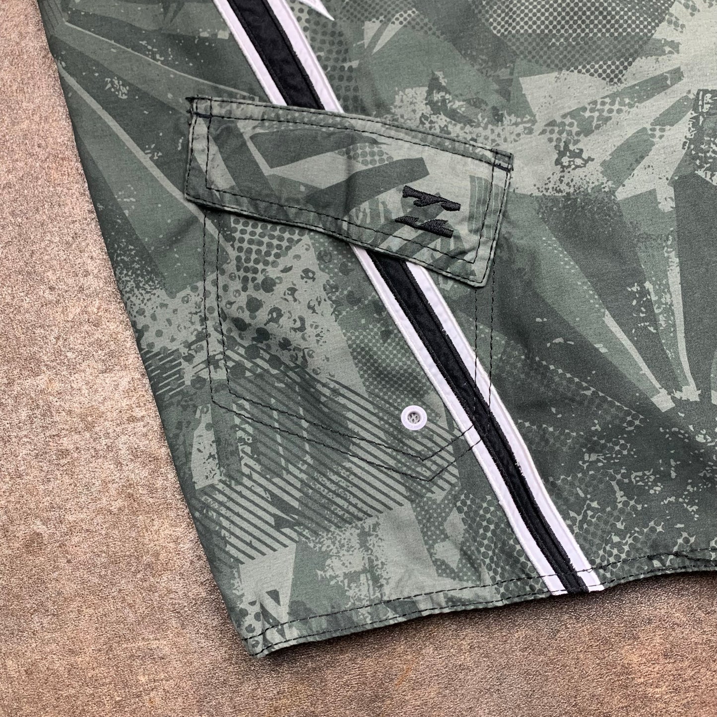 Billabong Metallica 00s graphic khaki boardshorts