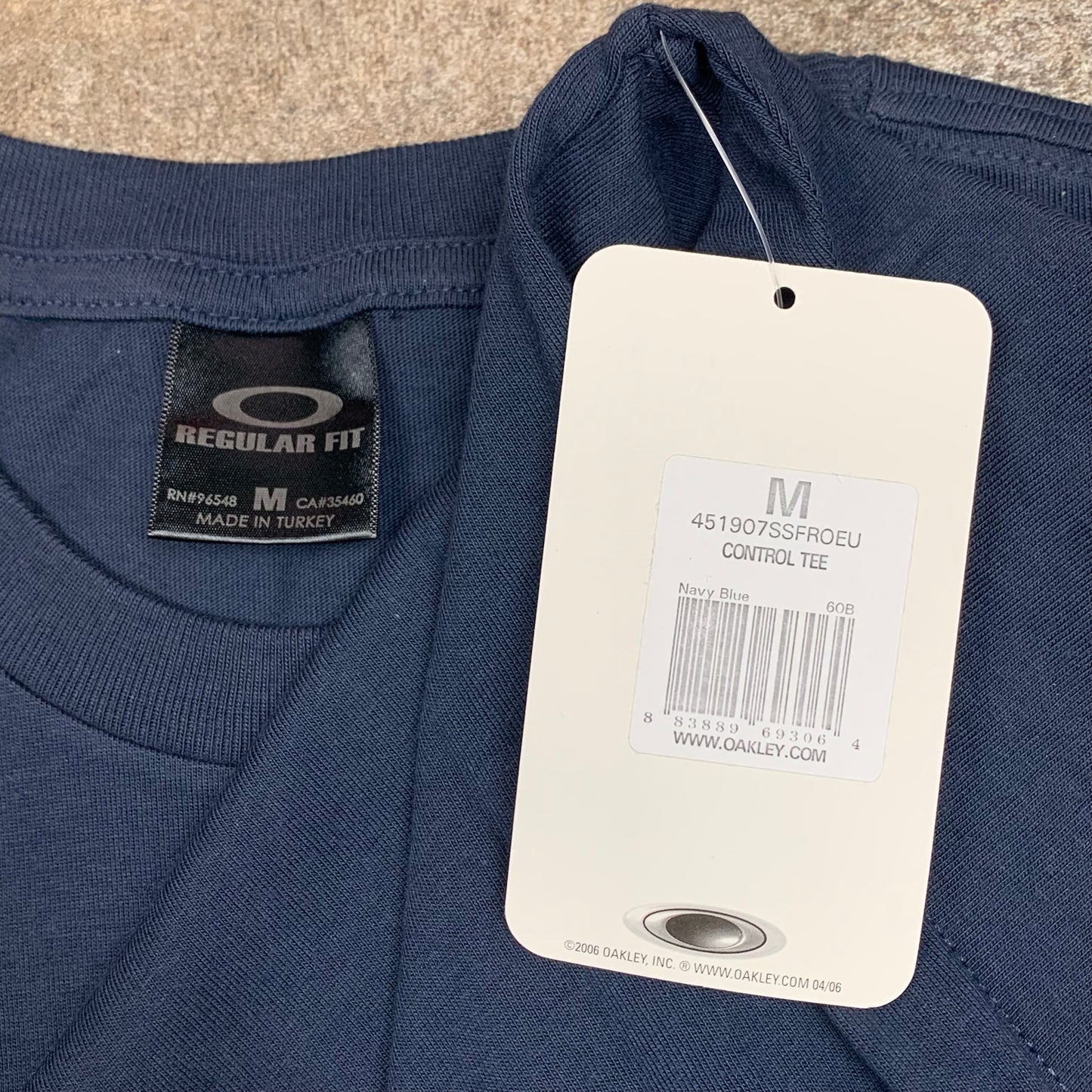 Oakley 00s navy graphic deadstock t-shirt