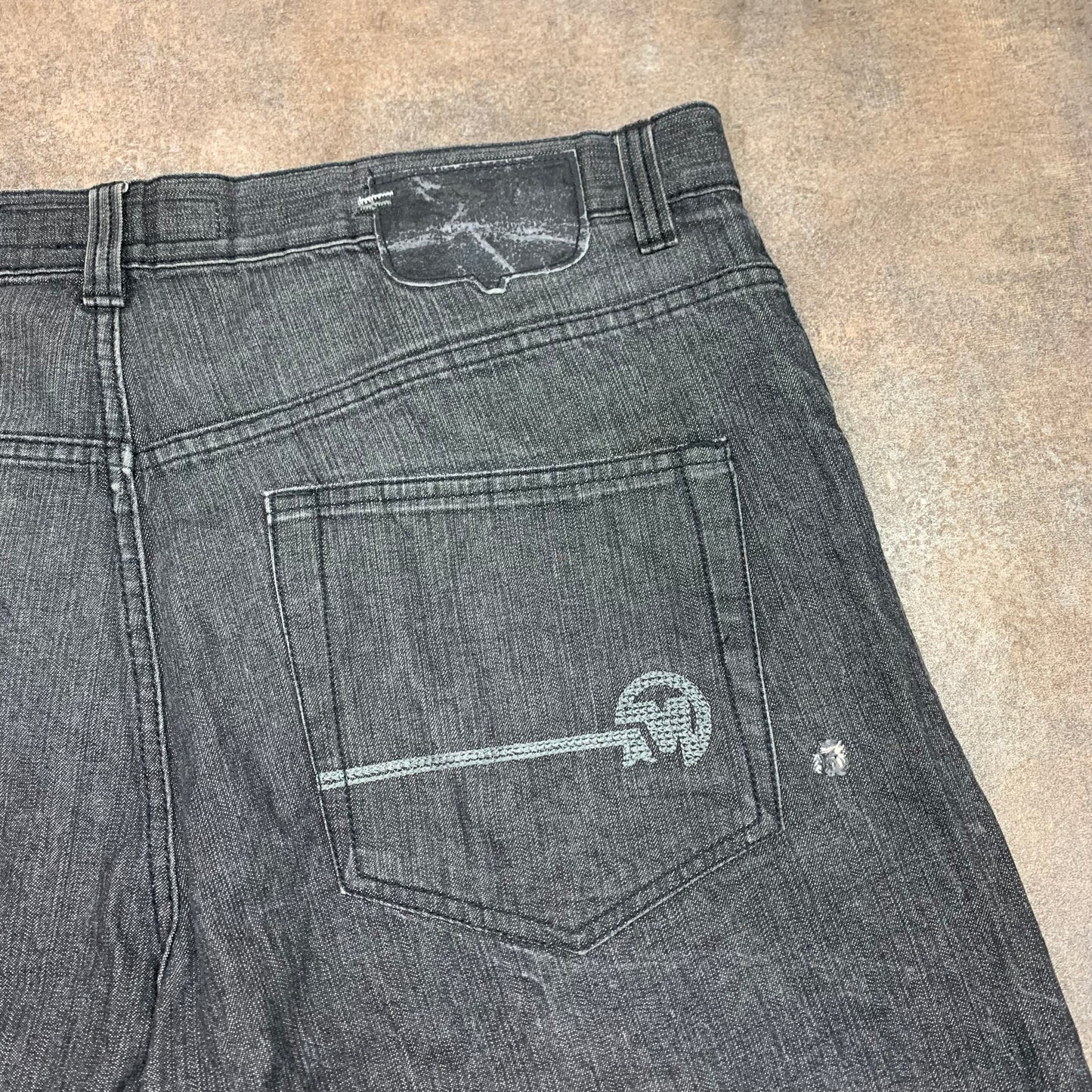 Mecca 90s baggy grey graphic jorts