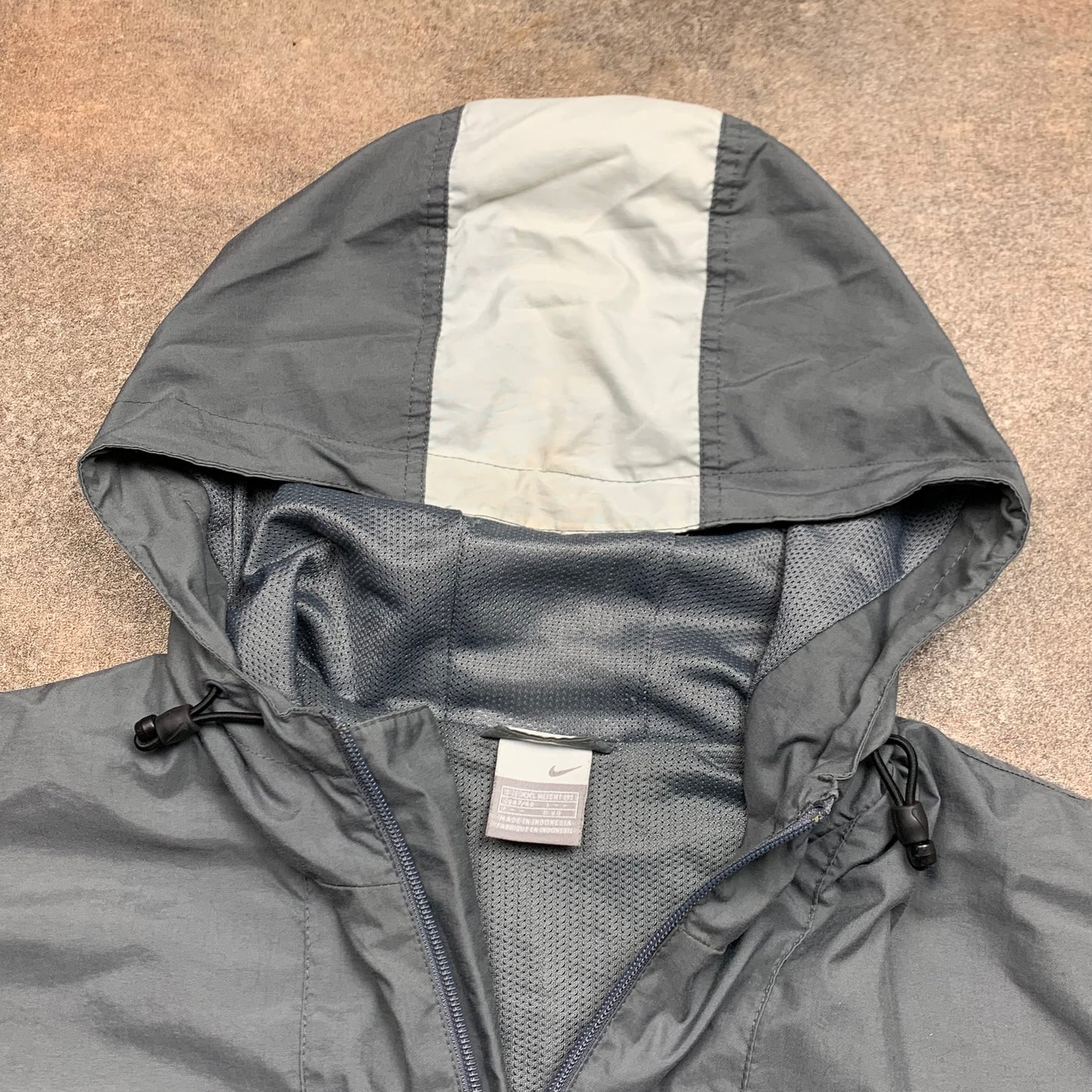 Nike 00s grey white utilised jacket