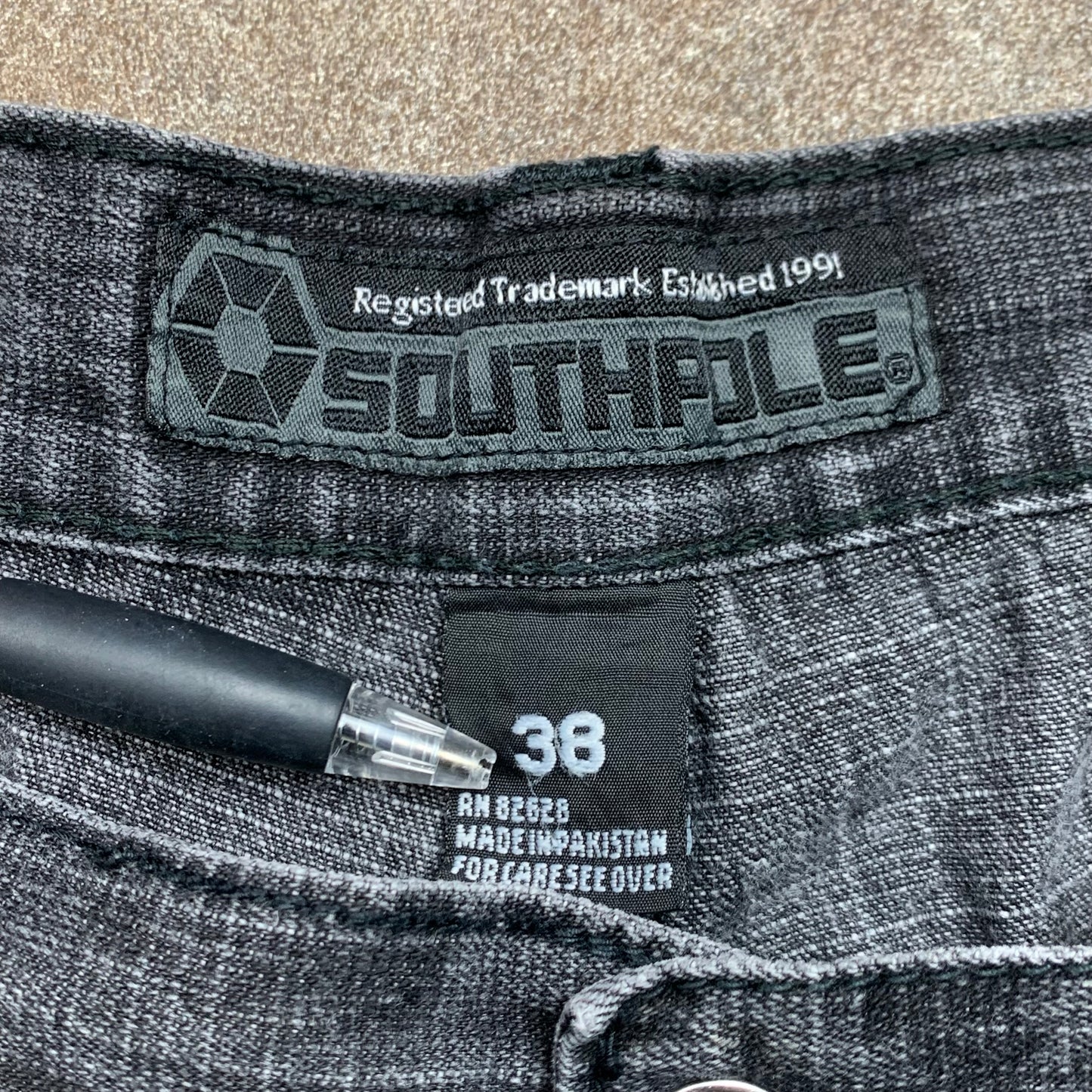 Southpole 00s black grey baggy jorts