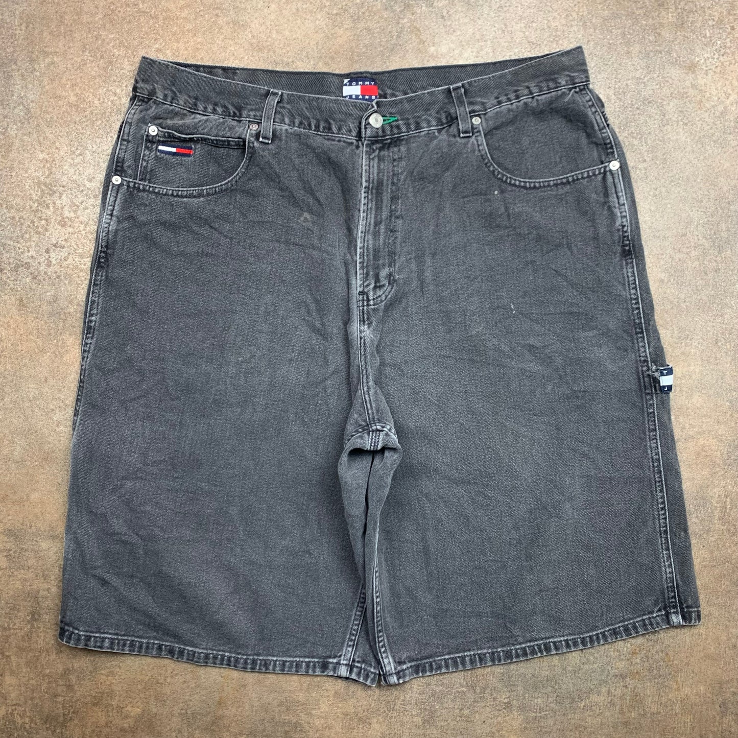 Tommy Hilfiger 00s black baggy carpenter jorts