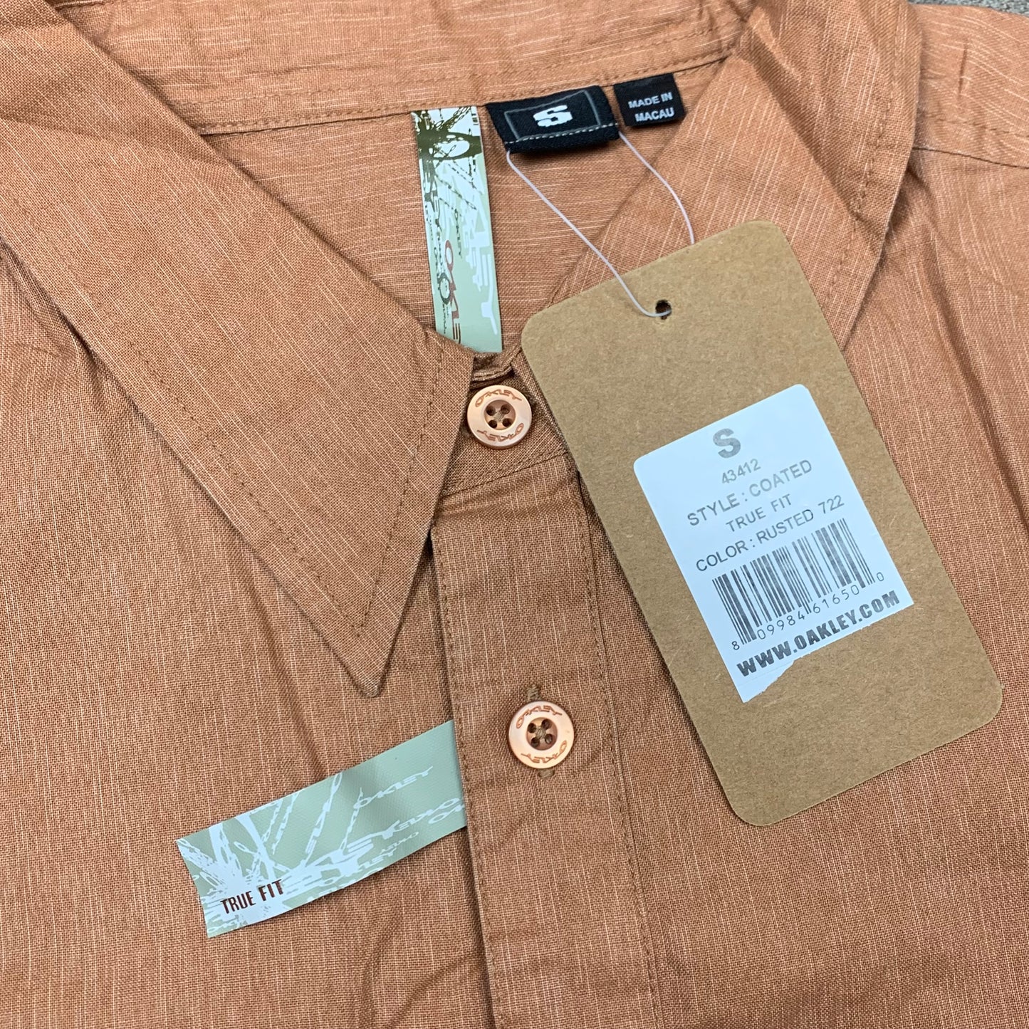 Oakley 00s salmon button shirt