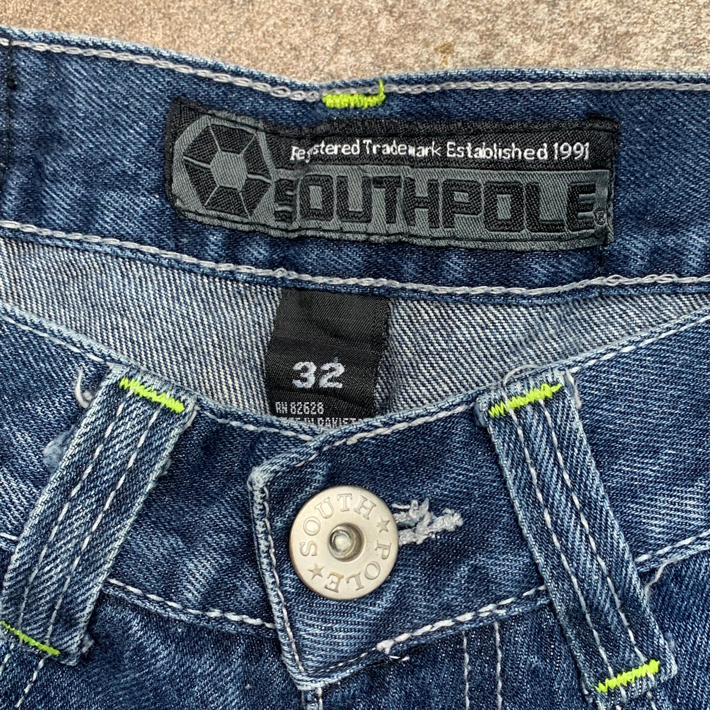 Southpole 00s navy baggy graphic jorts