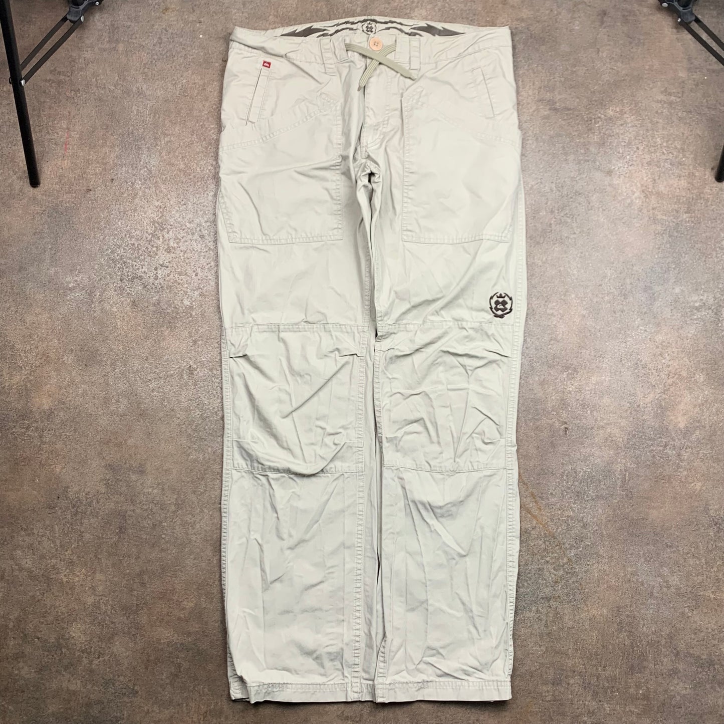 Quiksilver 00s baggy cream graphic jeans