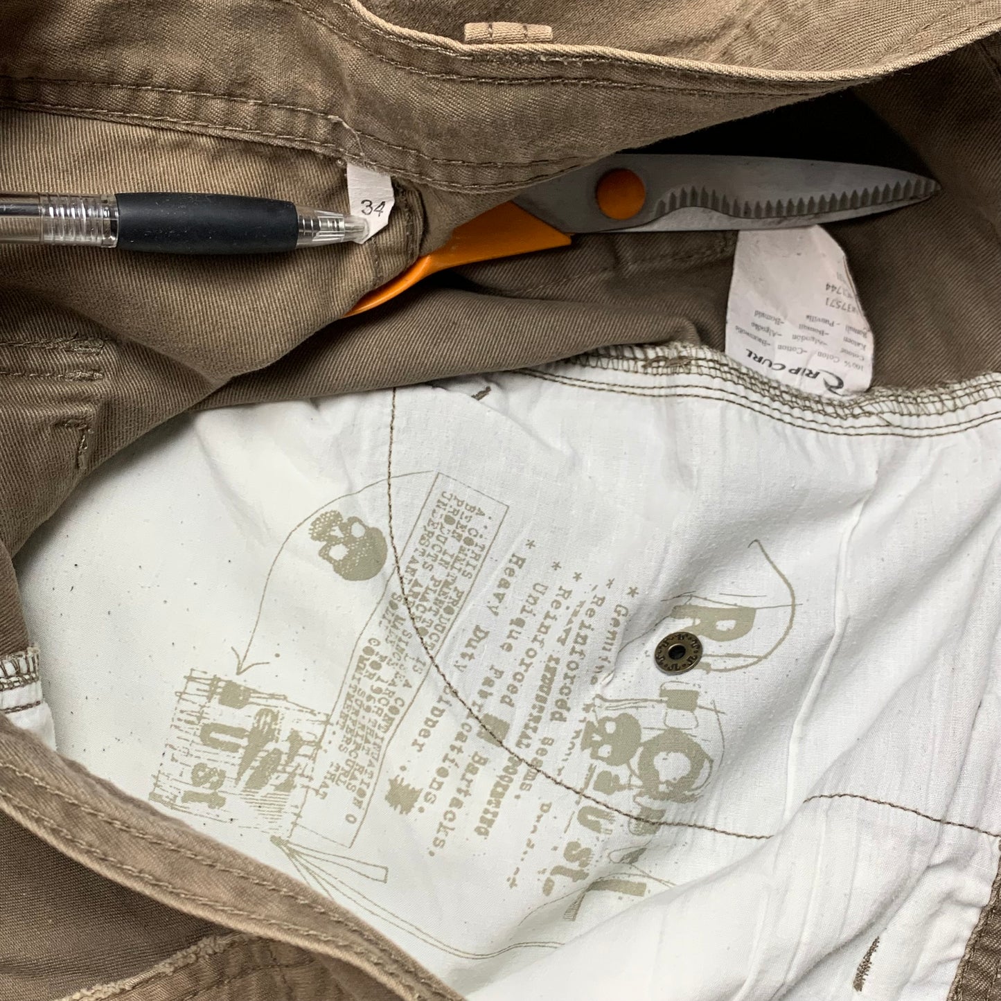 Rip Curl 00s beige baggy cargo jorts