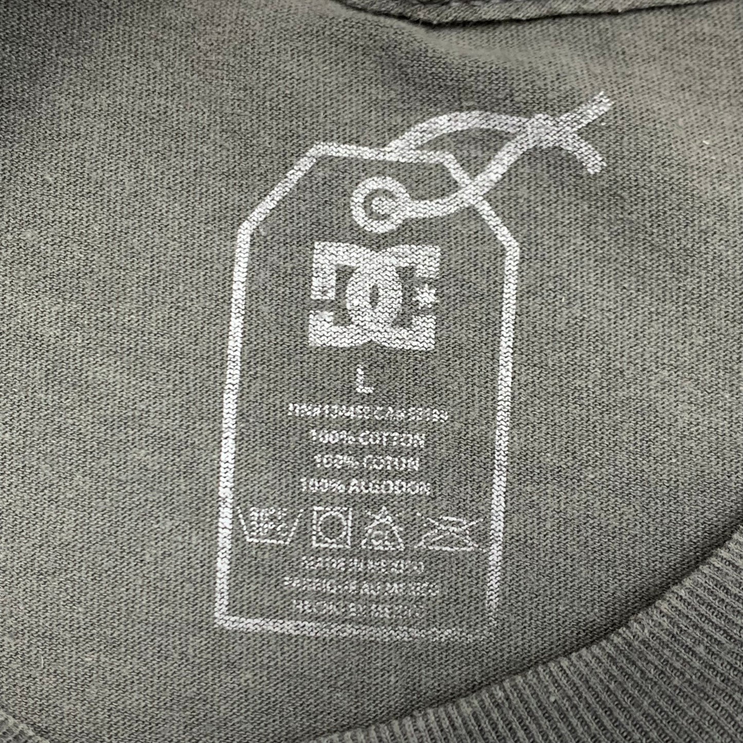 DC Shoes 00s grey graphic tee