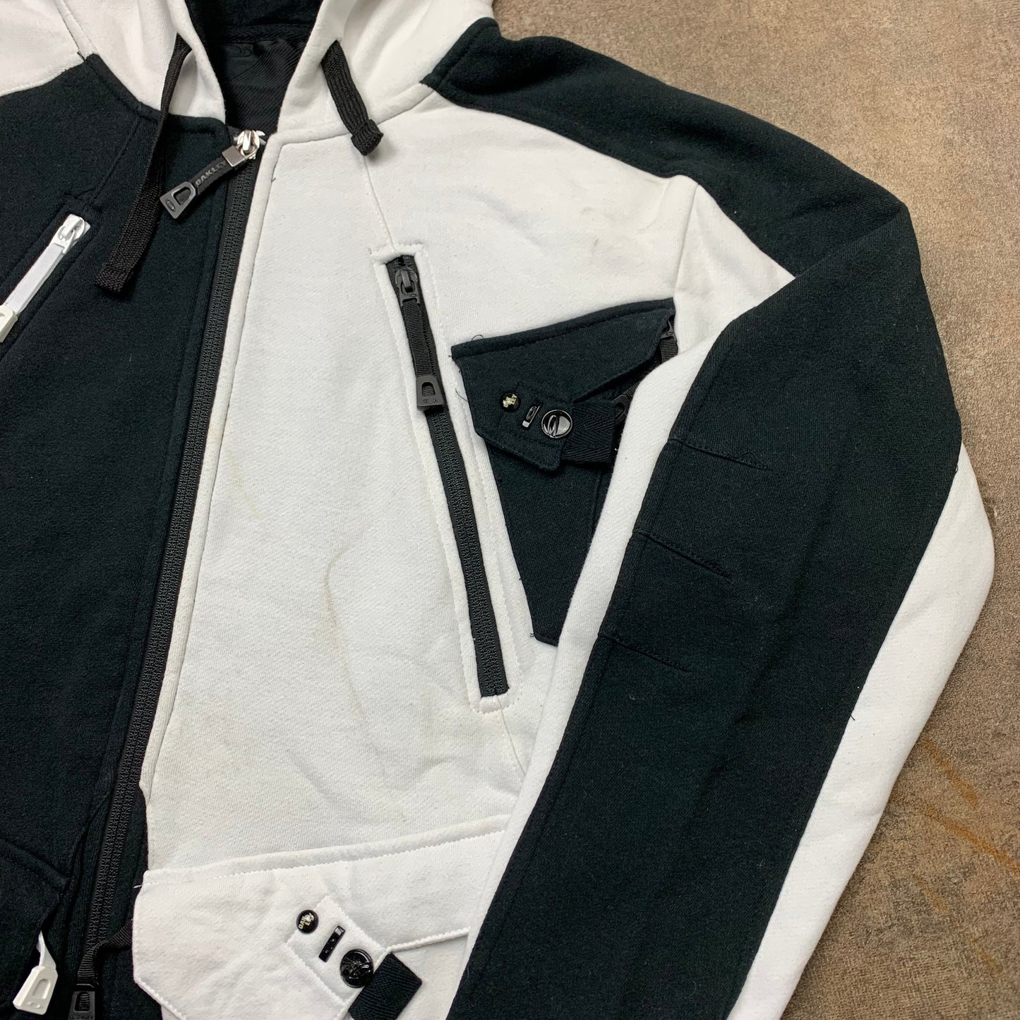 Oakley 00s two tone embroidered hoodie