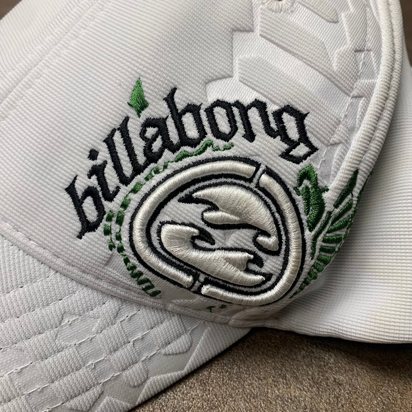 Billabong 00s white surf graphic cap