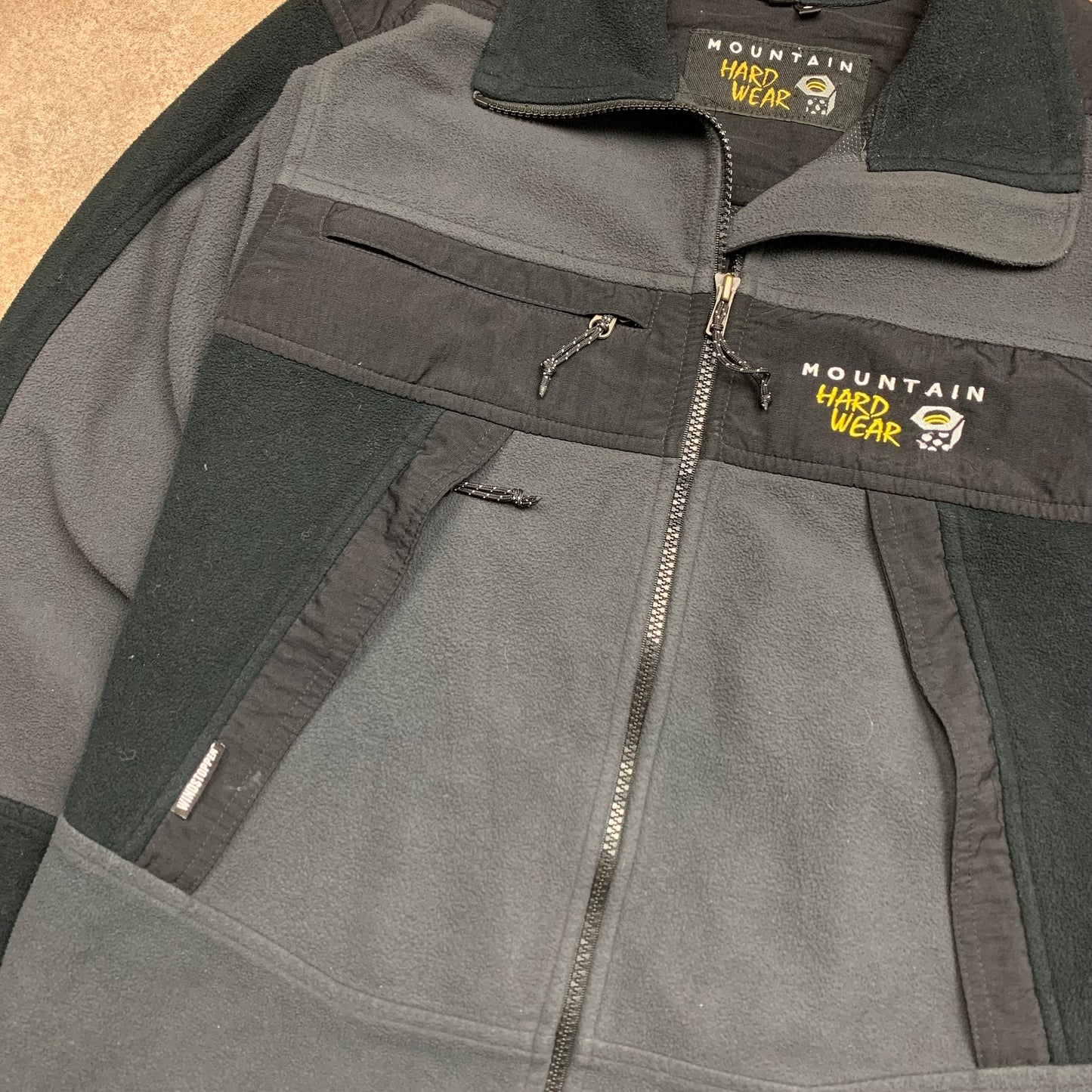 Mountain Hardwear 00s black grey jacket