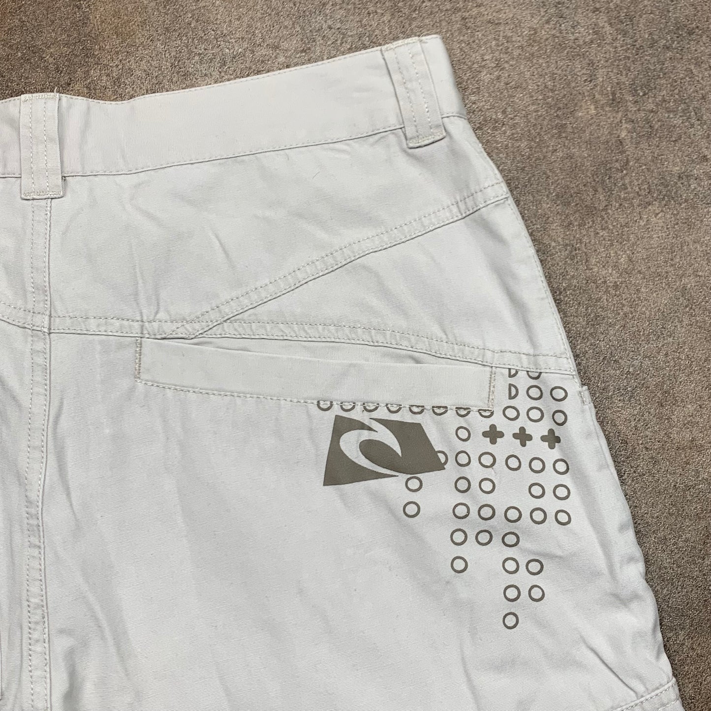 Rip Curl 00s cream graphic baggy cargo jorts