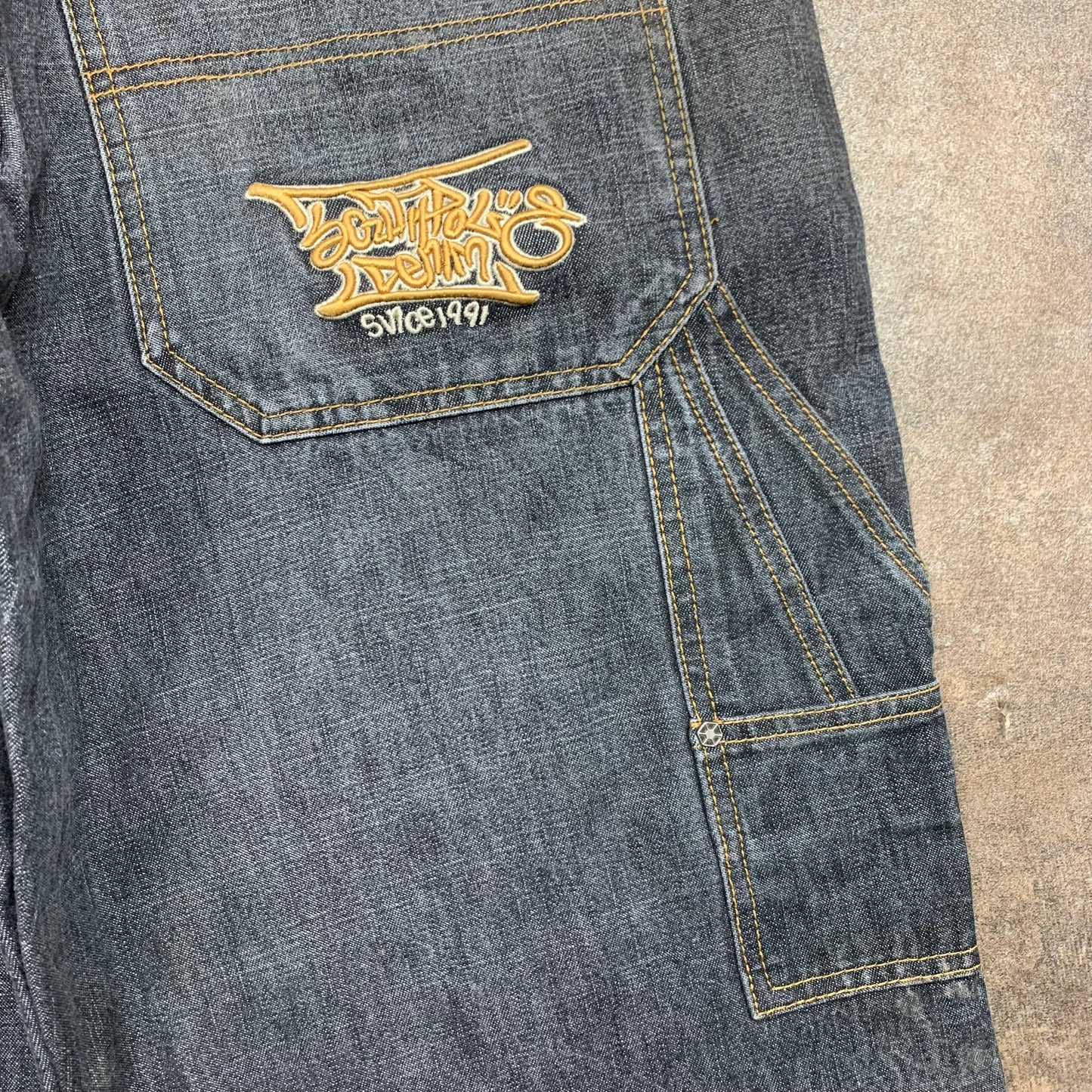 Southpole 90s black baggy graphic carpenter jorts