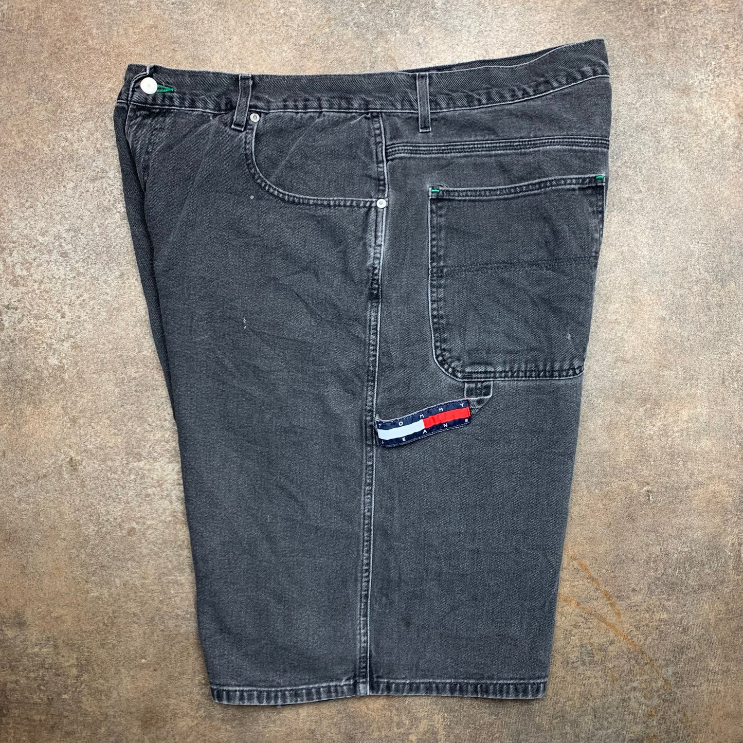Tommy Hilfiger 00s black baggy carpenter jorts
