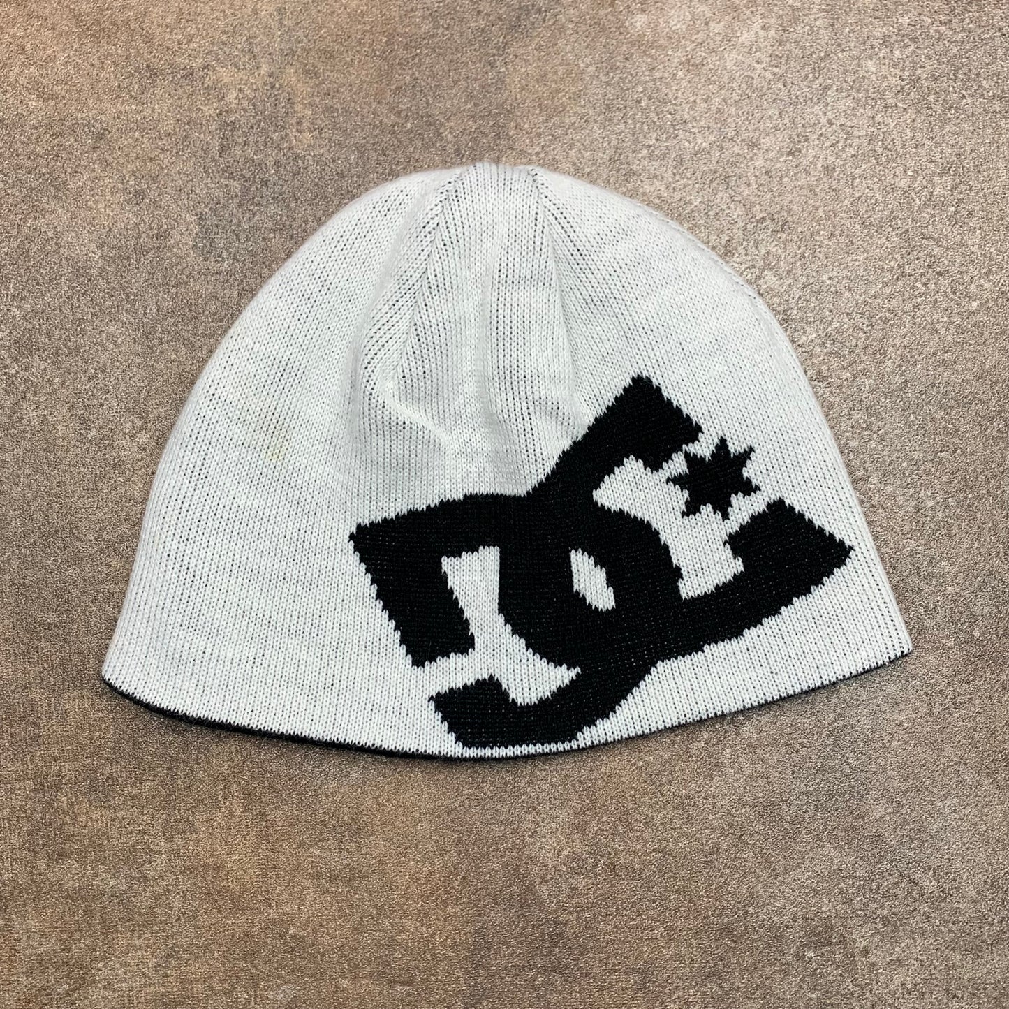DC Shoes 00s reversible graphic beanie