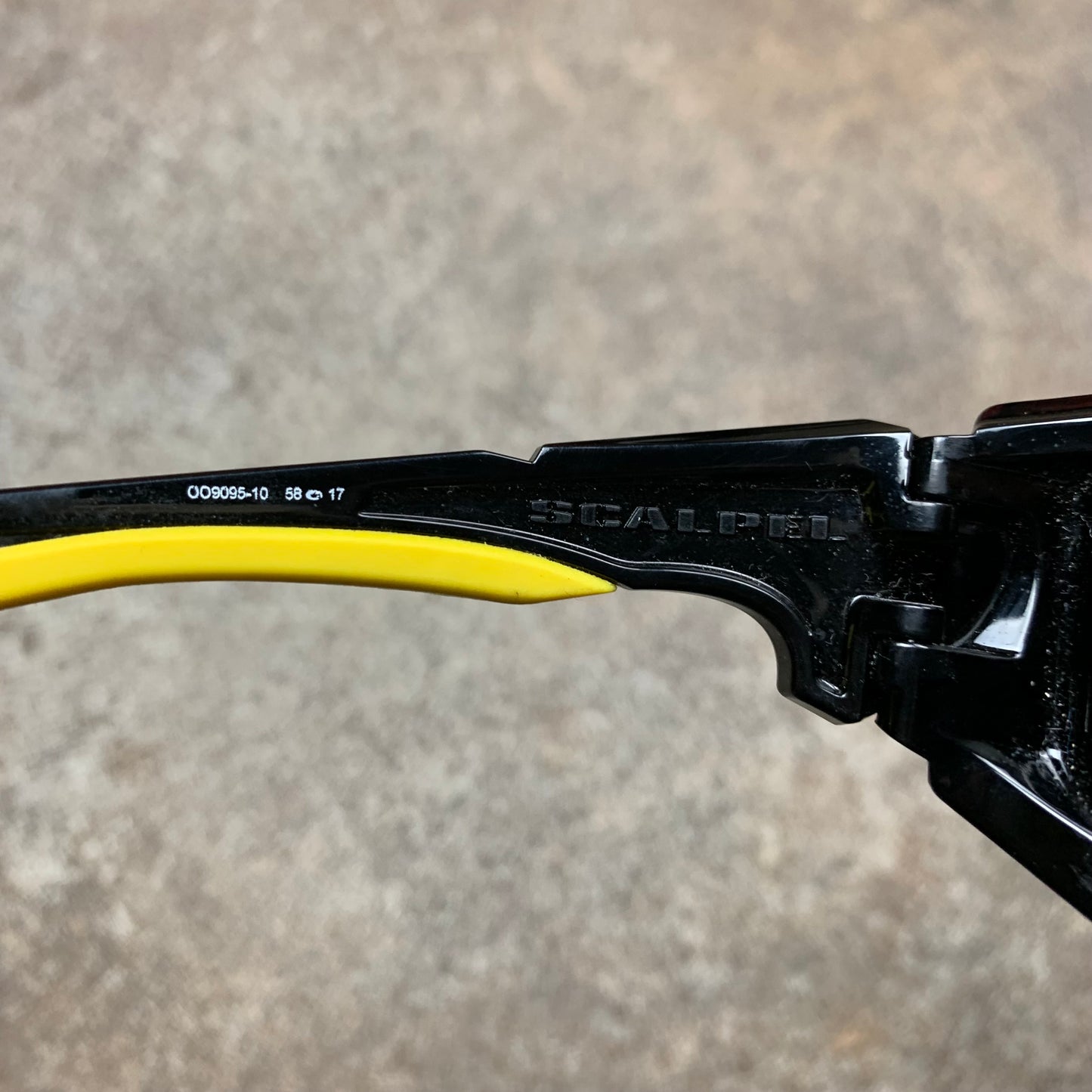 Oakley 00s Livestrong Scalpel sunglasses