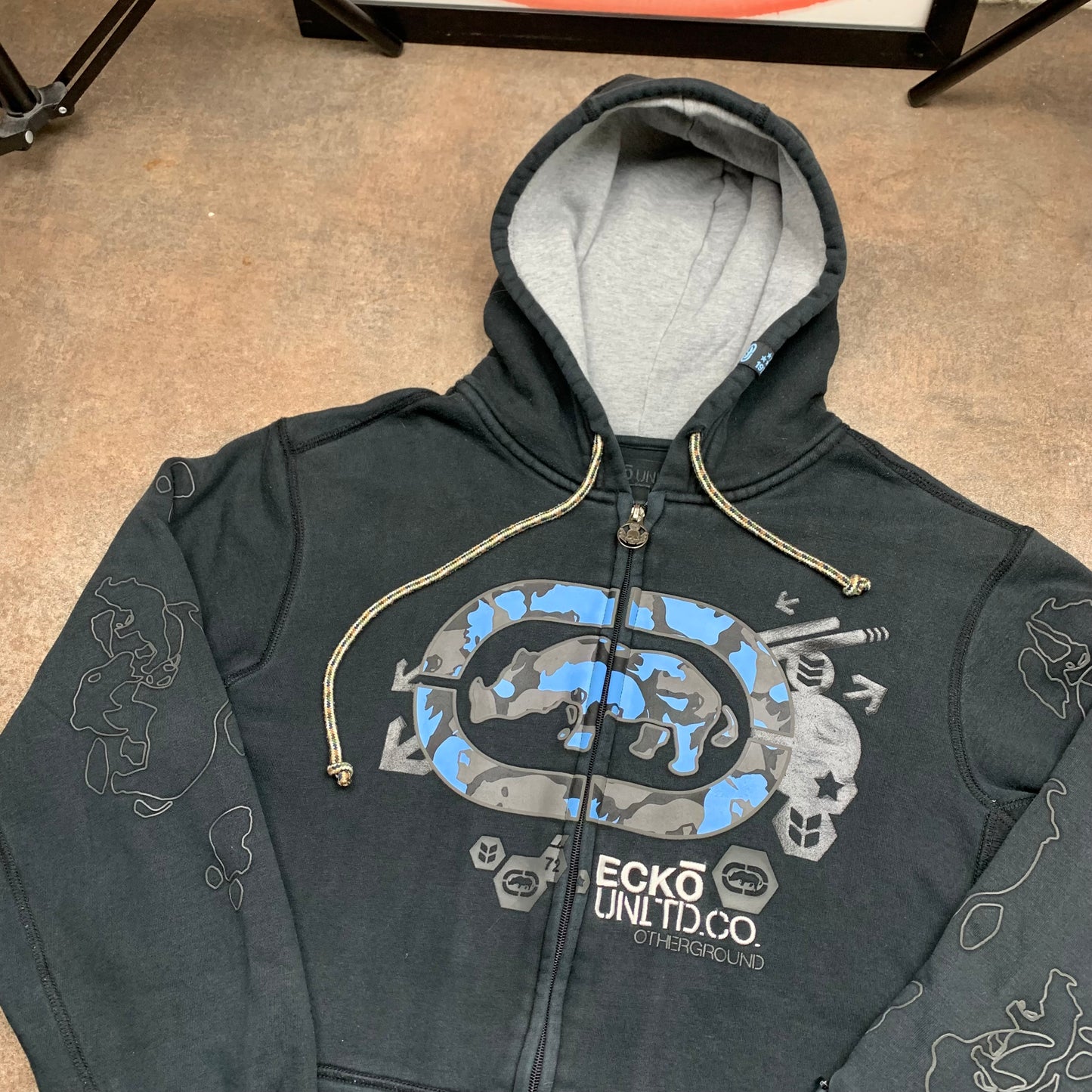 Ecko Unltd. 00s black grey graphic hoodie
