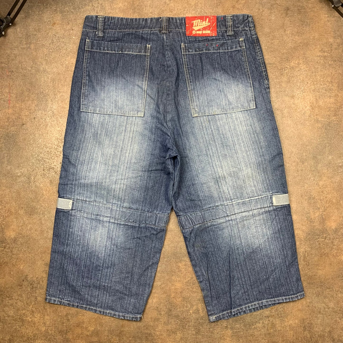Mint Denim 00s baggy navy velcro jorts