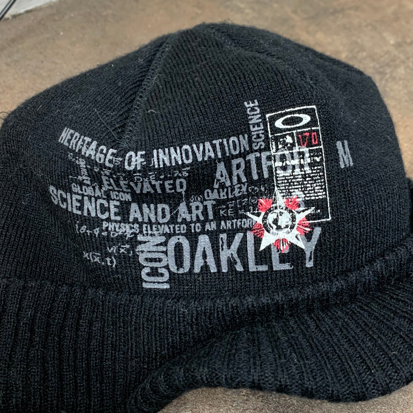 Oakley 00s black graphic beanie cap