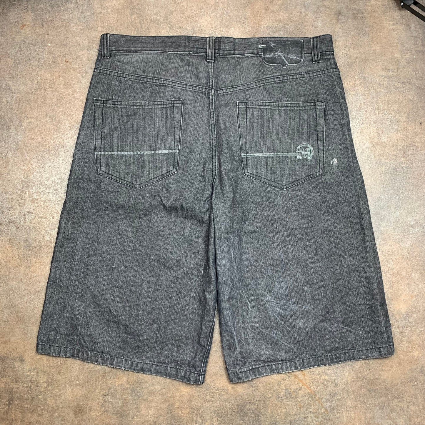 Mecca 90s baggy grey graphic jorts