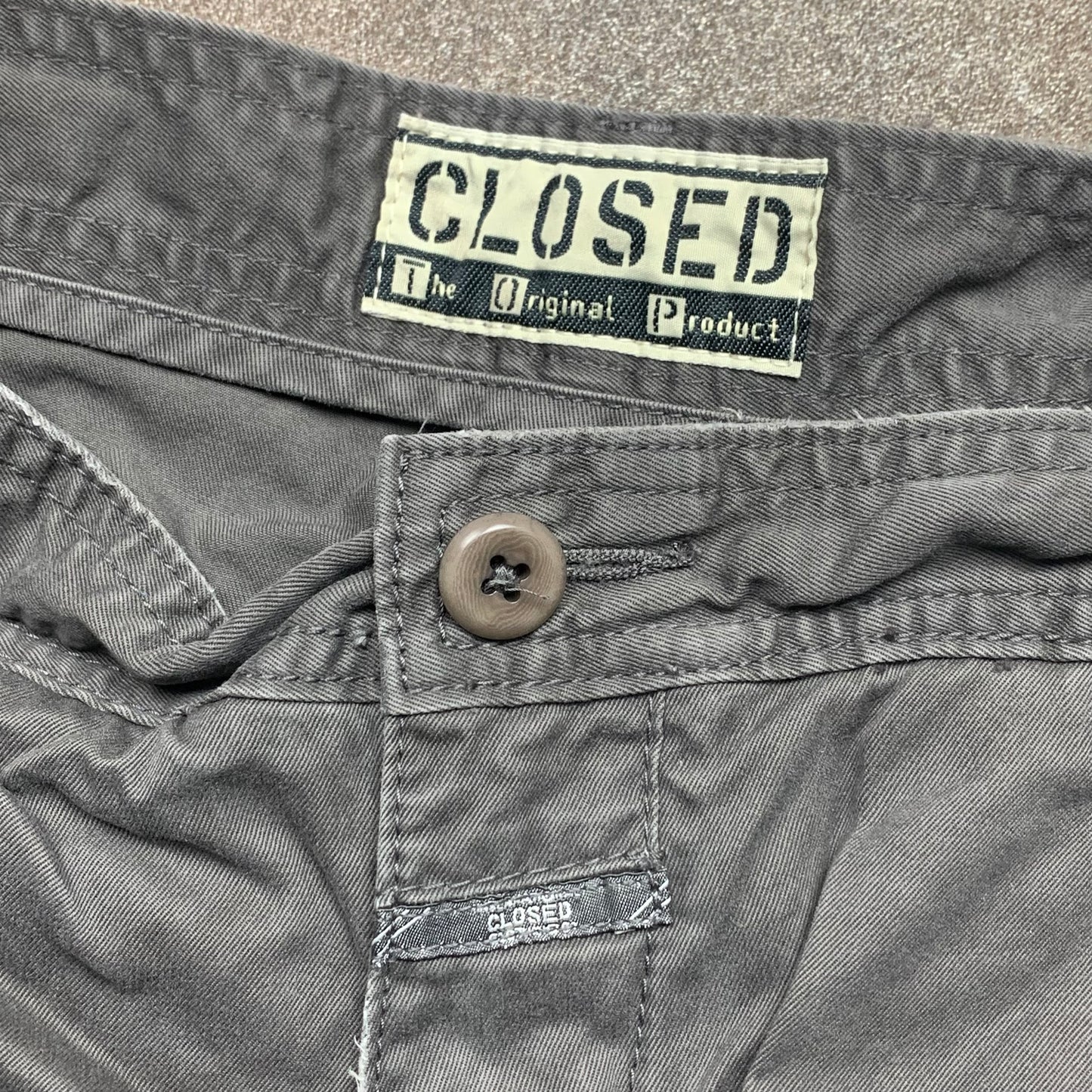 Closed 00s grey panelled combat trousers