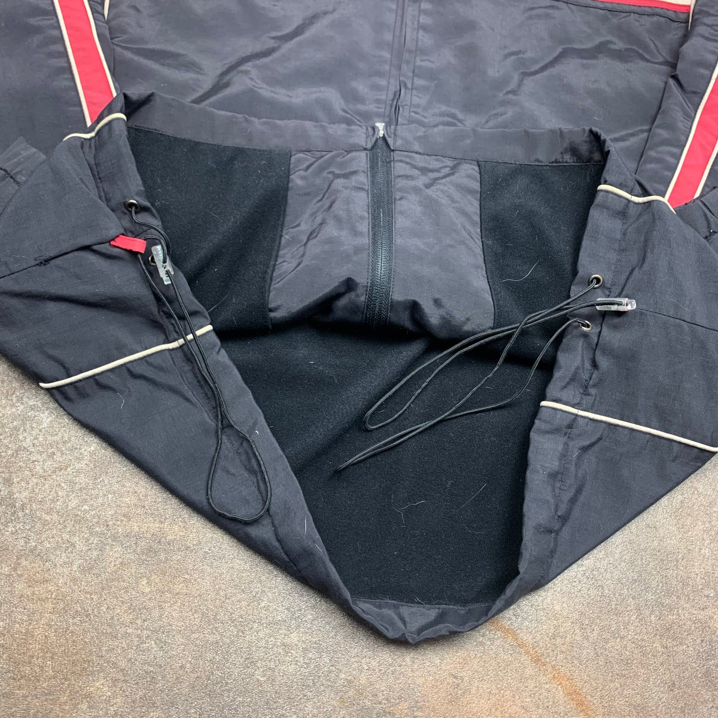 Rusty 00s black utilised track jacket