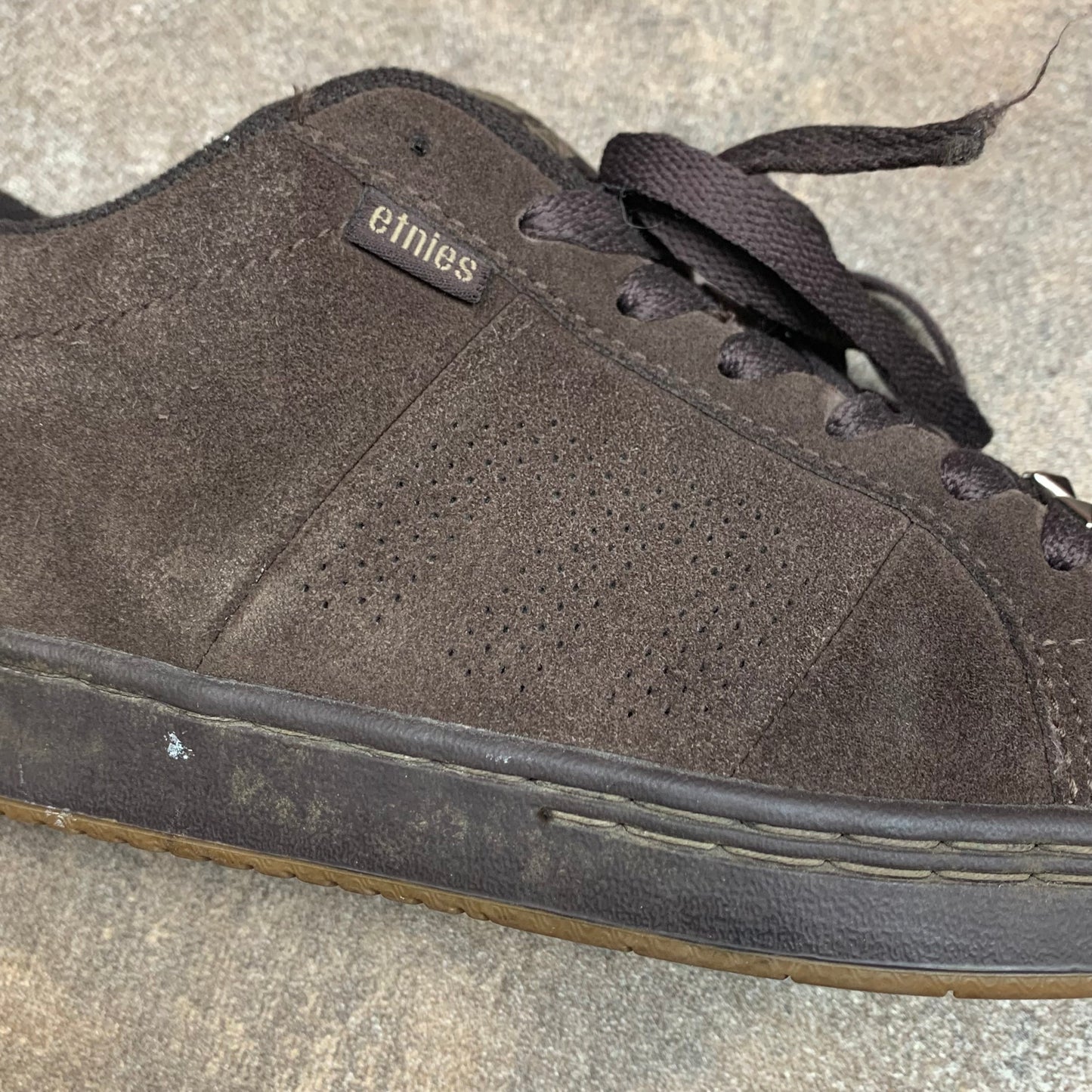 Etnies 00s brown kingpin trainers