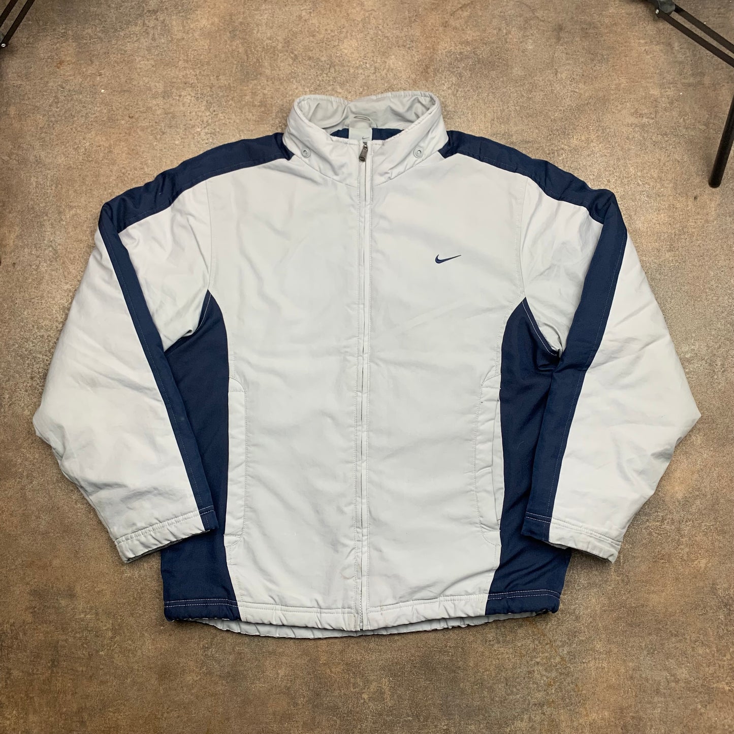 Nike 00s white navy graphic jacket