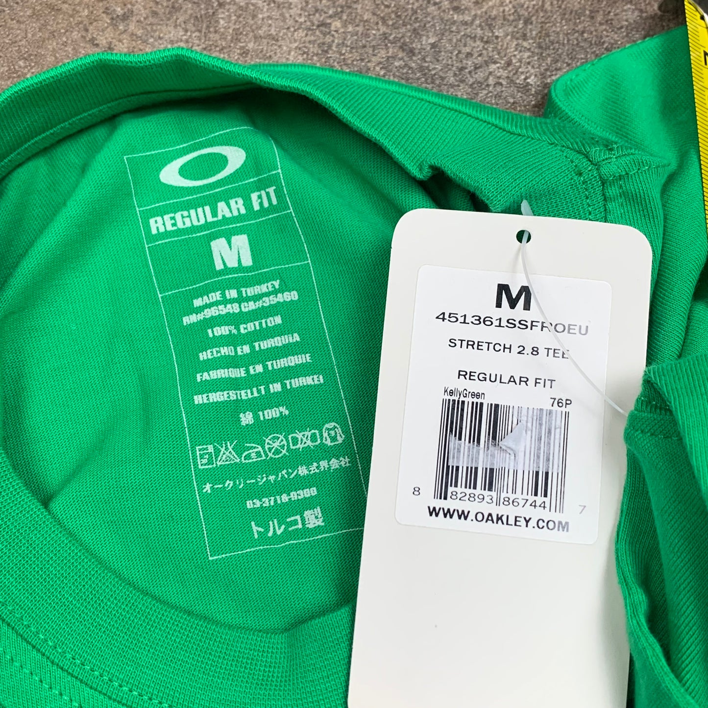 Oakley 00s green cut and sew graphic tee