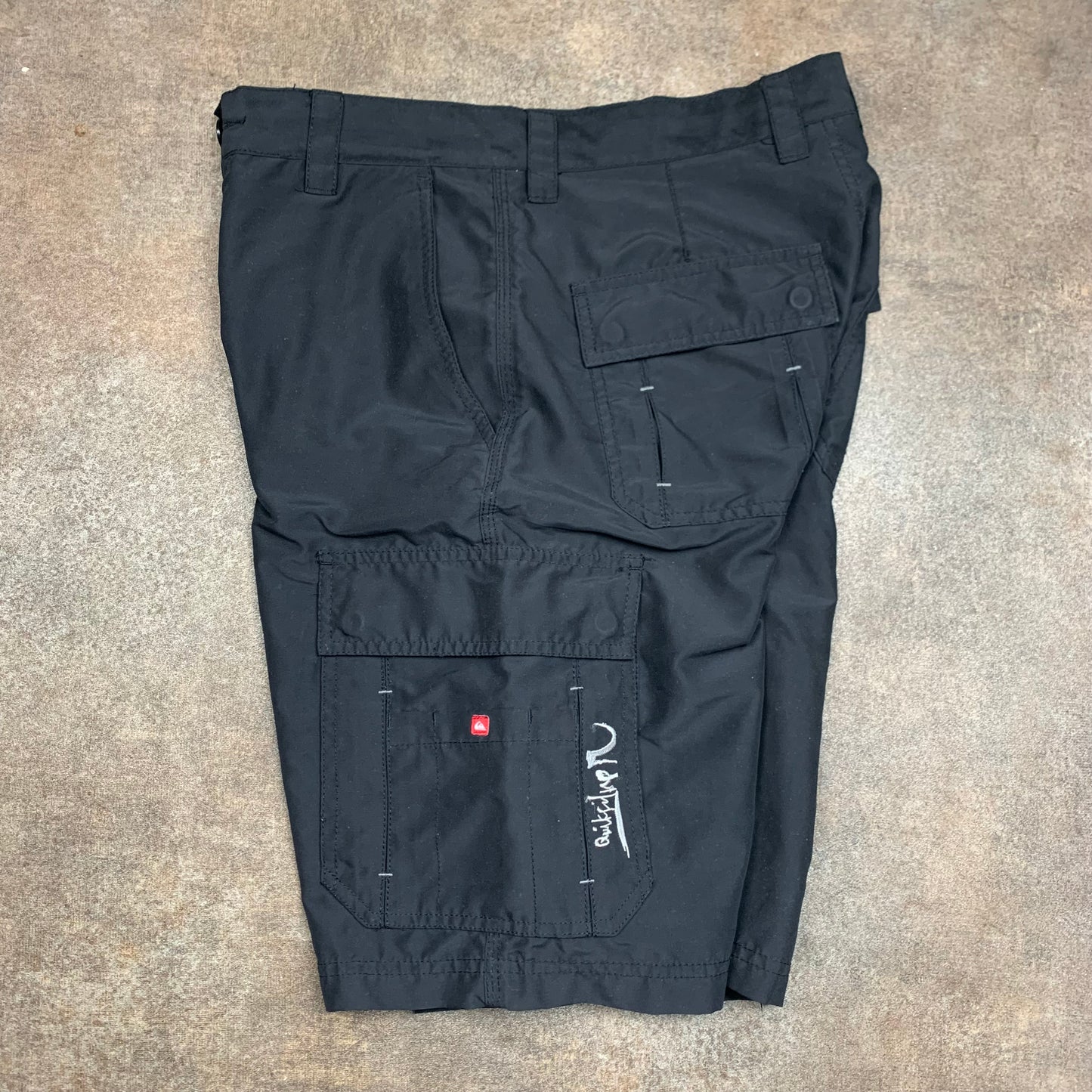 Quiksilver 00s black baggy cargo shorts