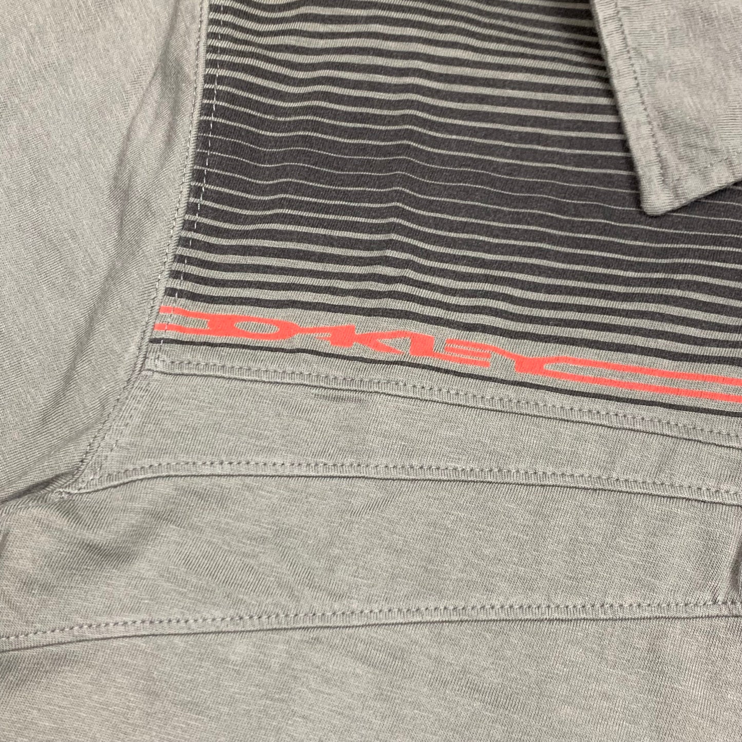 Oakley 00s grey graphic polo shirt