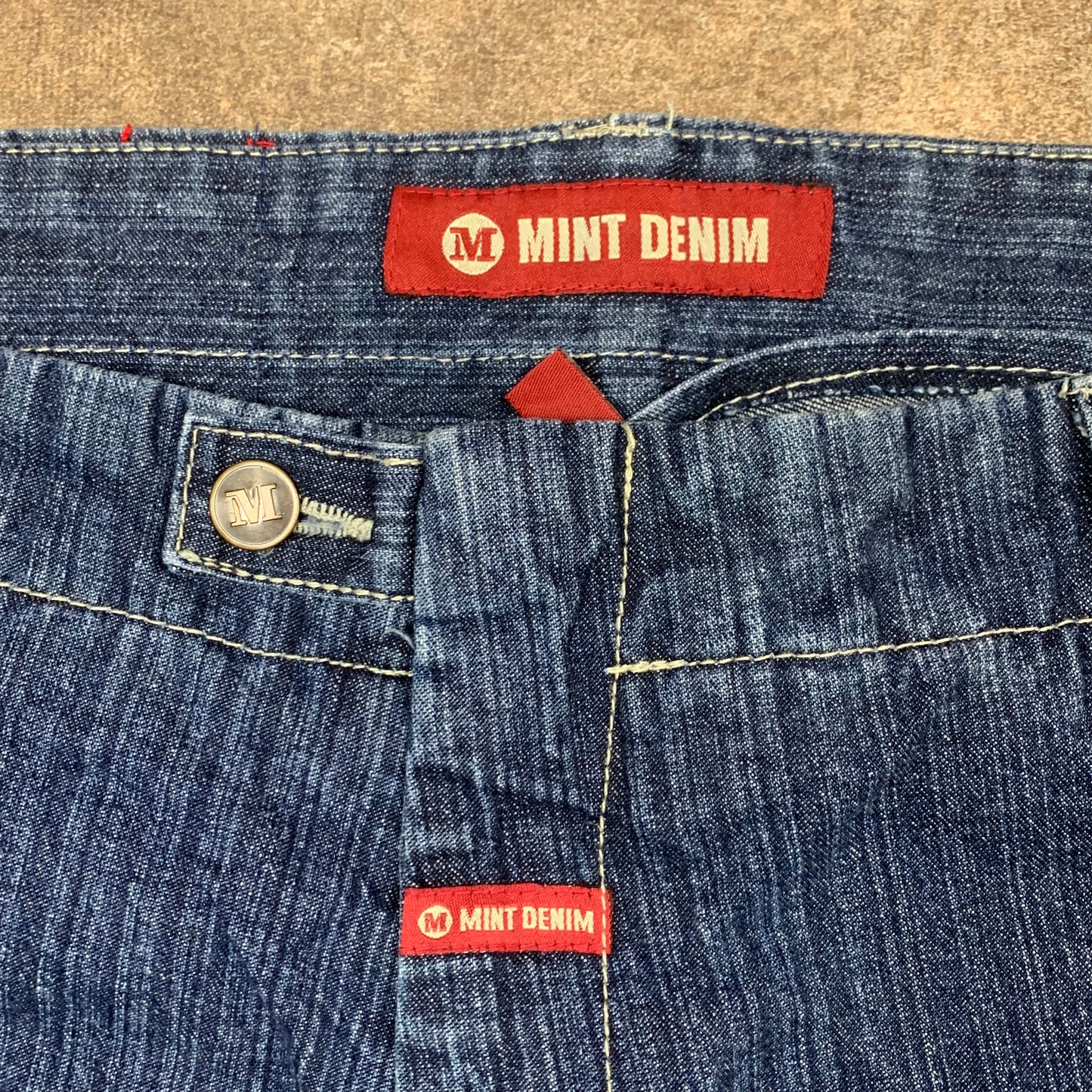 Mint Denim 00s baggy navy velcro jorts