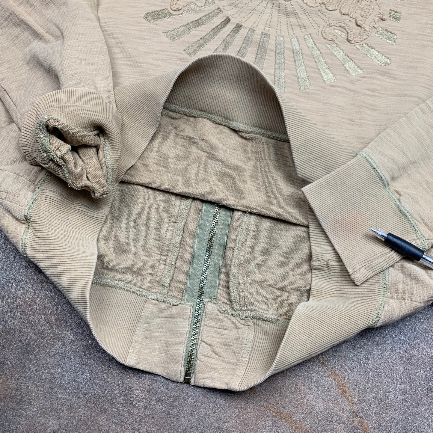 Billabong 00s graphic cream beige zip jumper