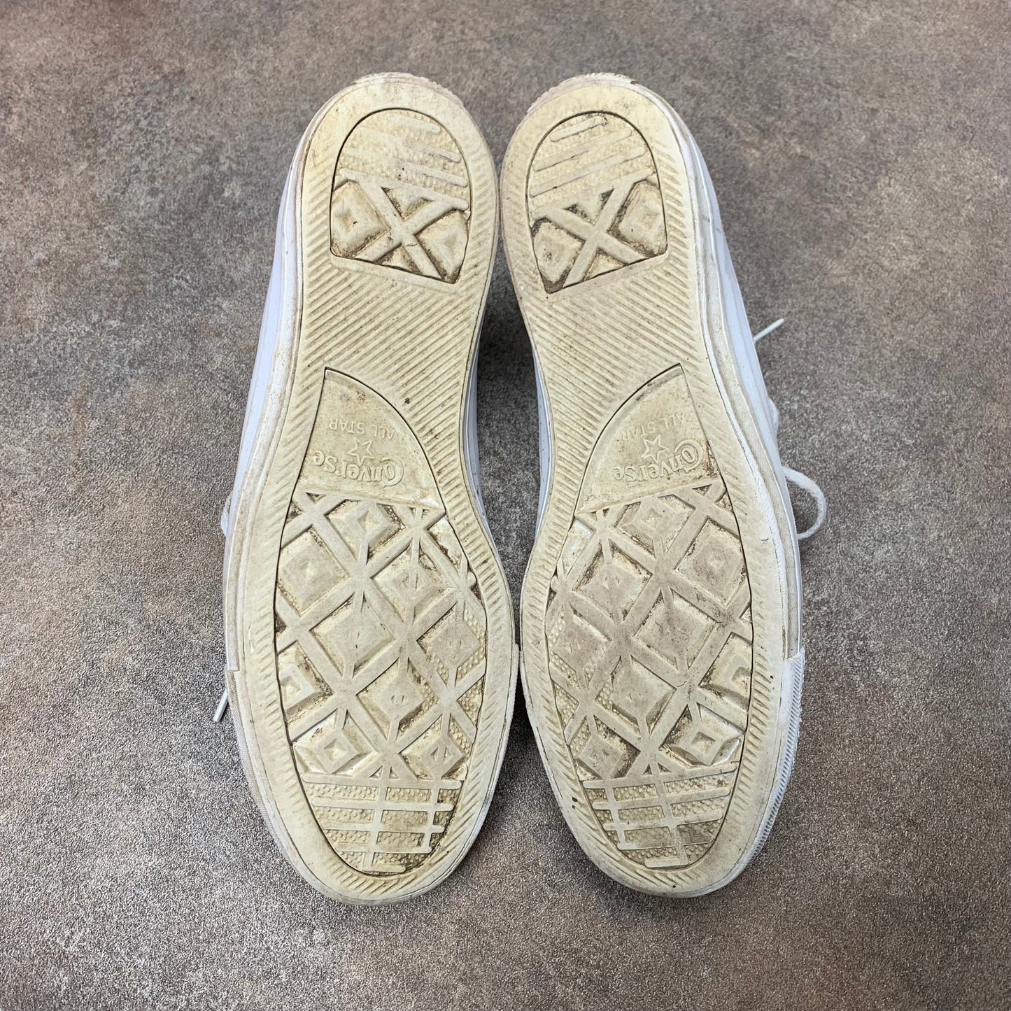 Converse 00s Chuck Taylor low top shoes