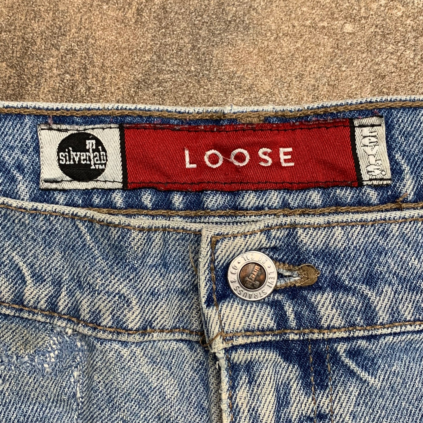 Levi's Silvertab 00s baggy pale blue jorts