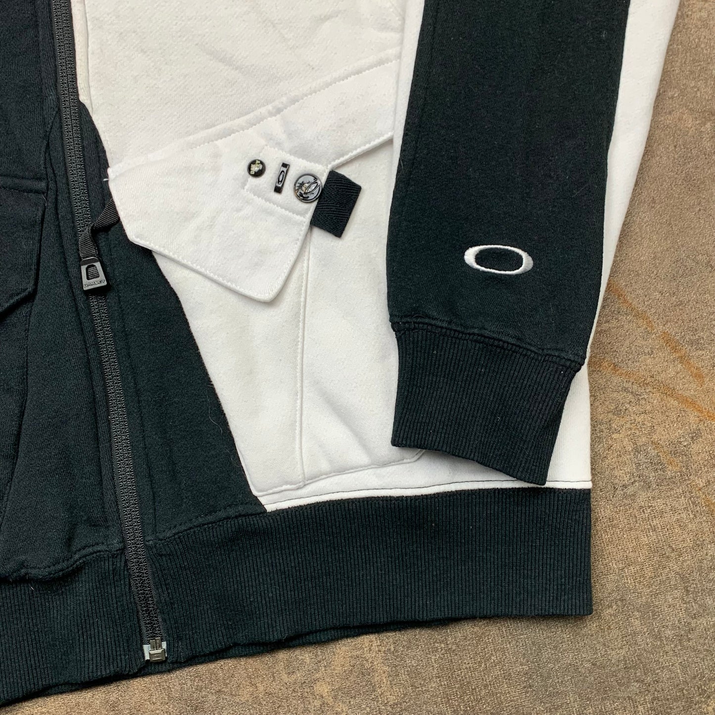 Oakley 00s two tone embroidered hoodie