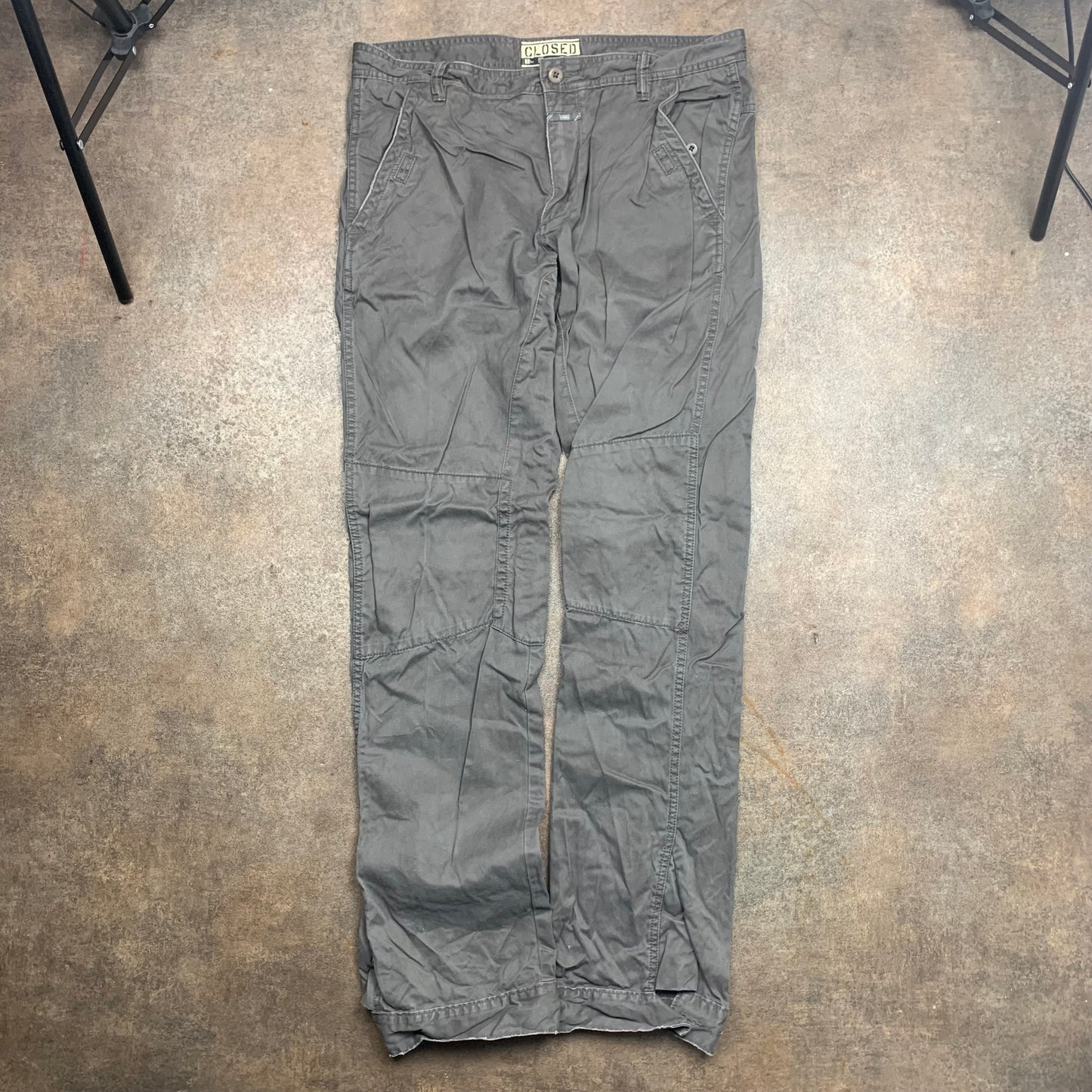 Closed 00s grey panelled combat trousers
