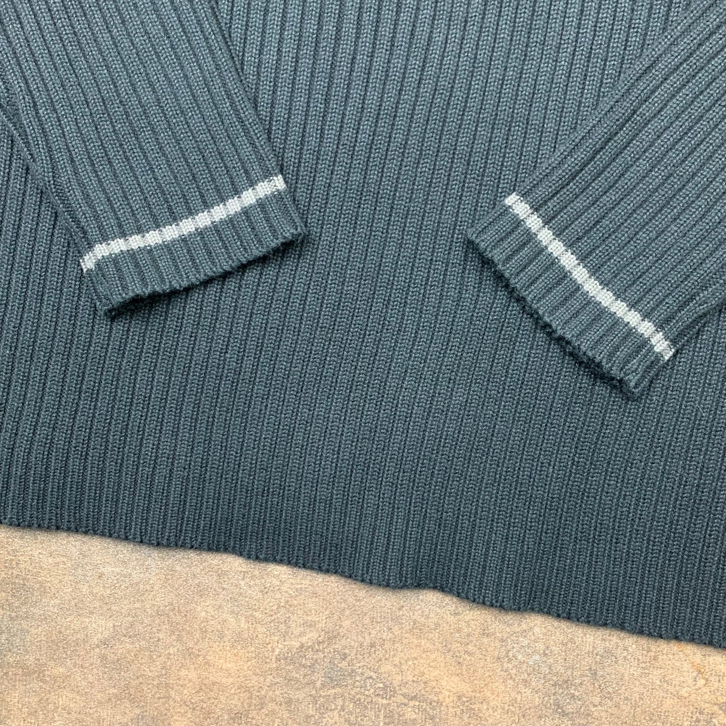 Quiksilver 00s graphic button neck knit