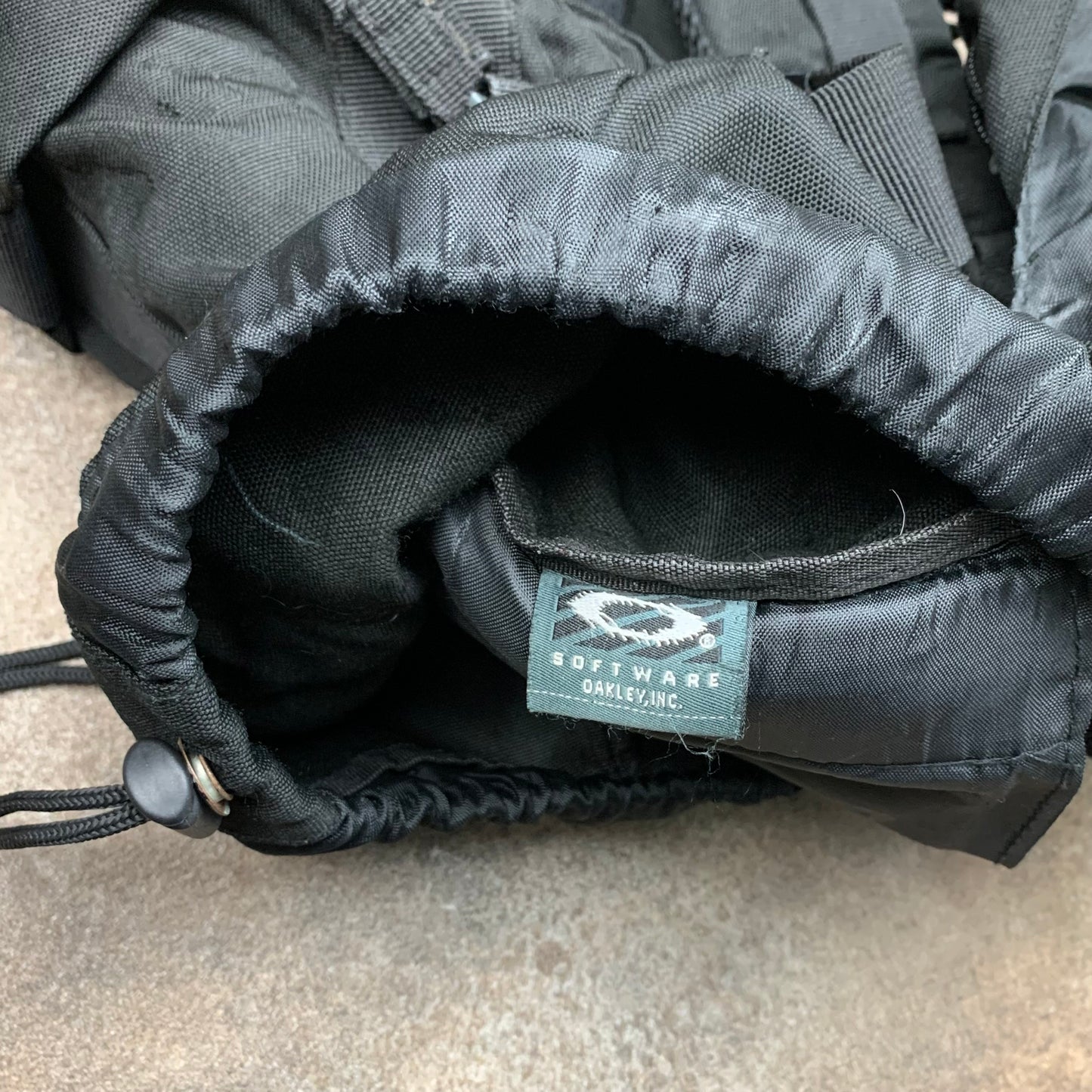 Oakley Software 90s Mechanism black backpack