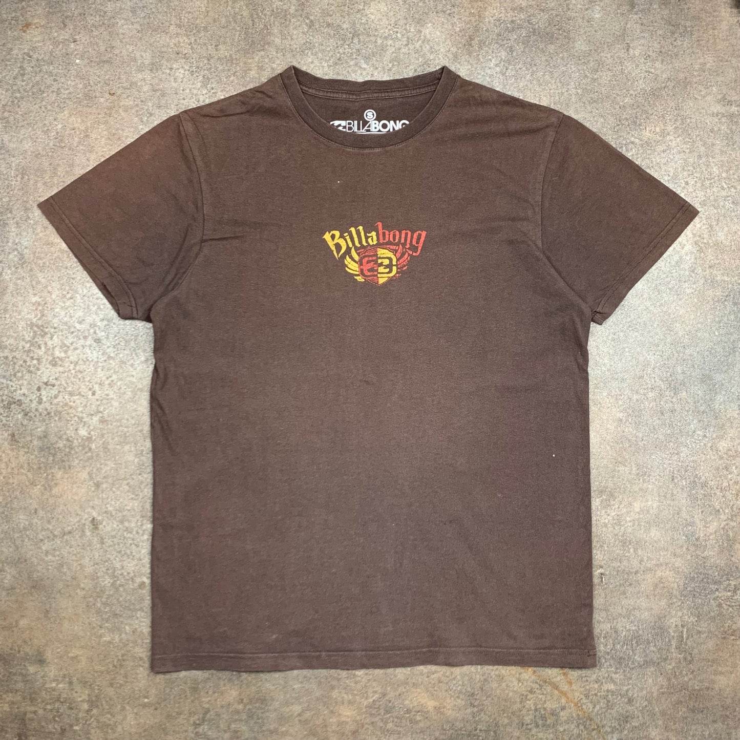 Billabong 00s brown graphic surf tee