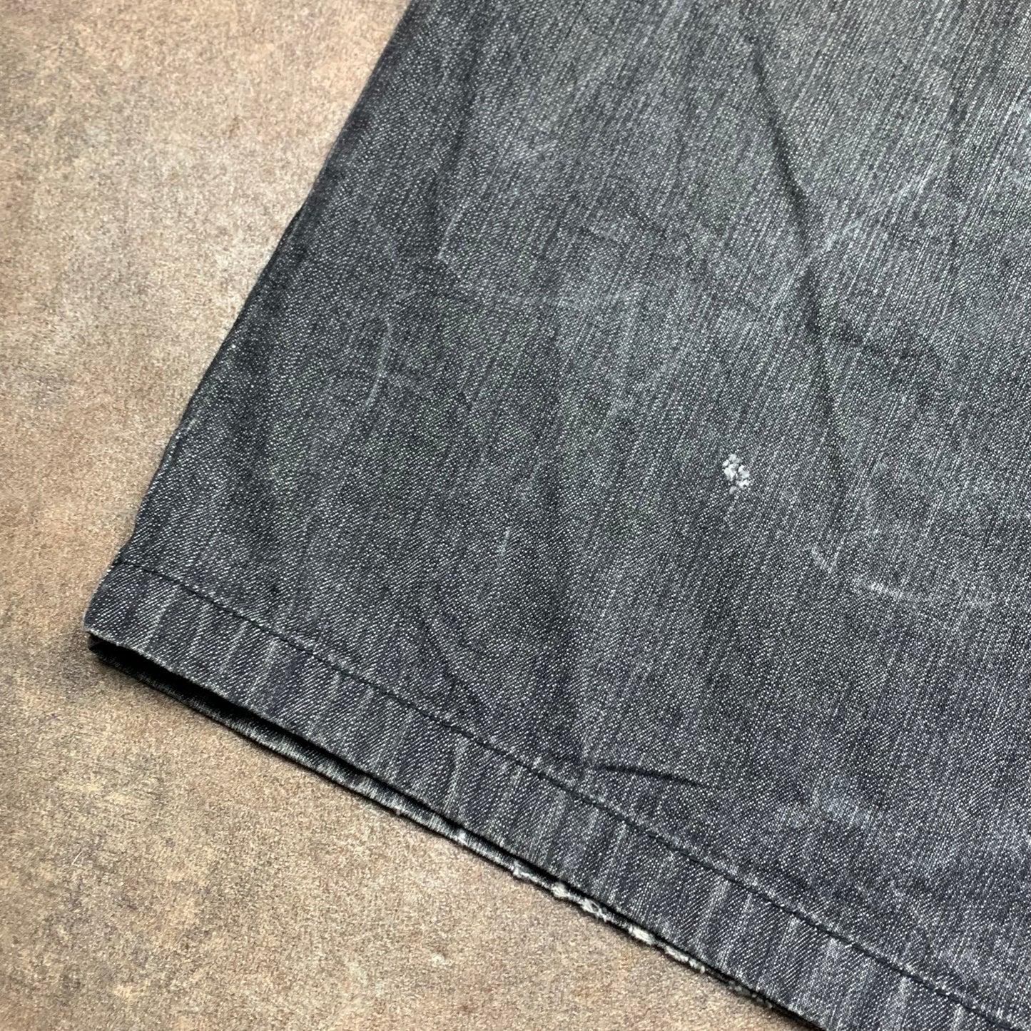 Mecca 90s baggy grey graphic jorts