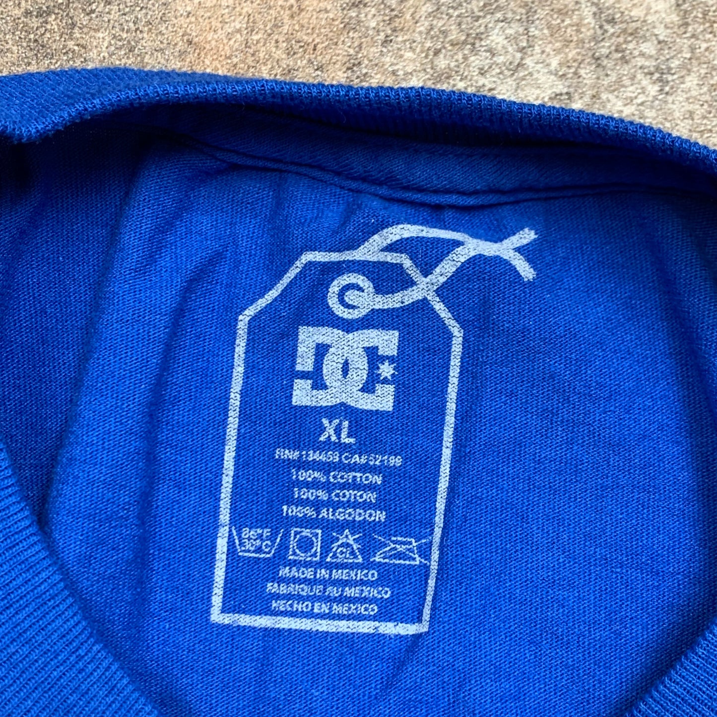 DC Shoes 00s blue graphic tee