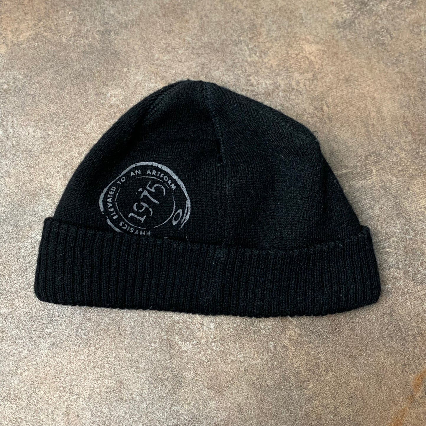 Oakley 00s black graphic beanie cap