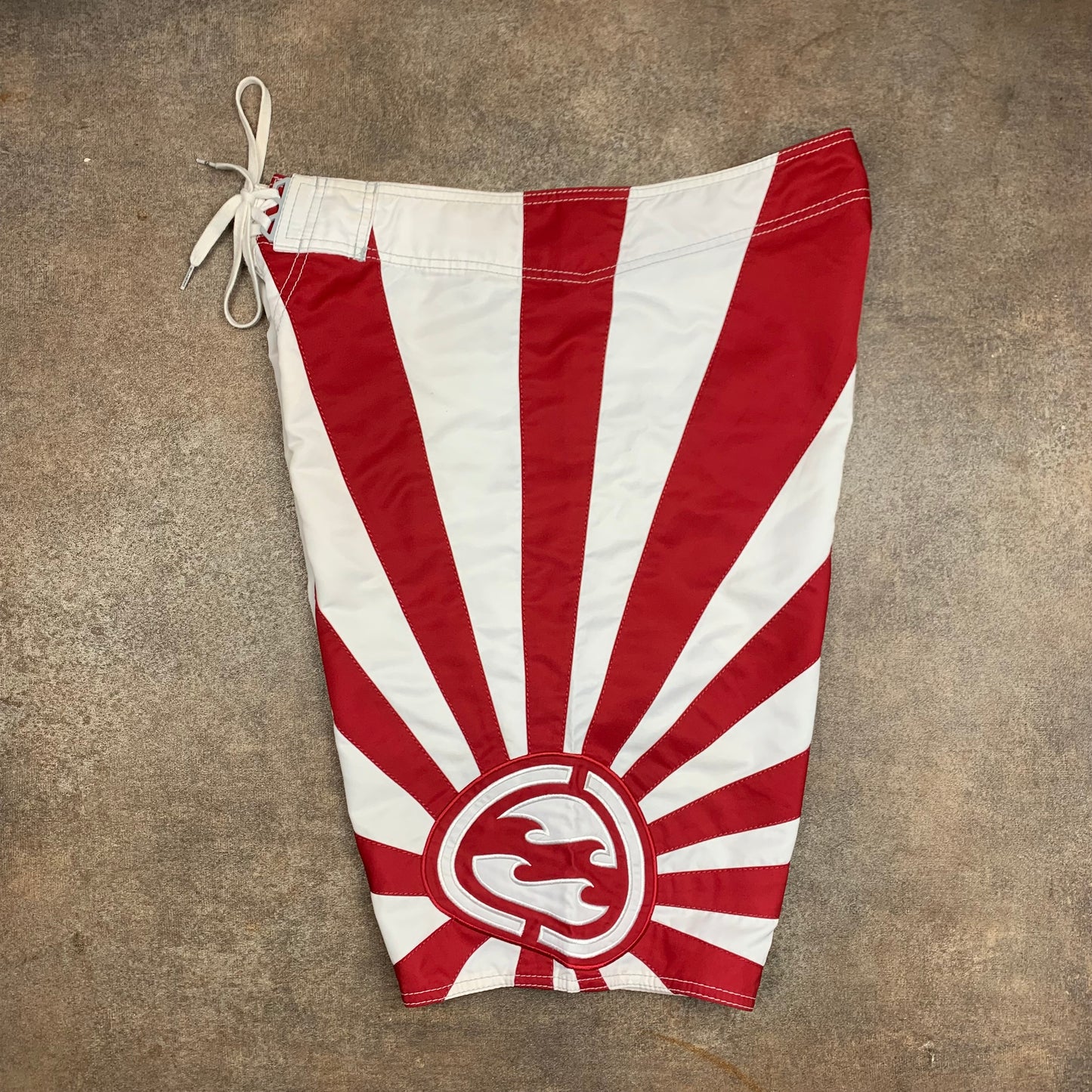Billabong 00s Andy Iron white red graphic boardshorts