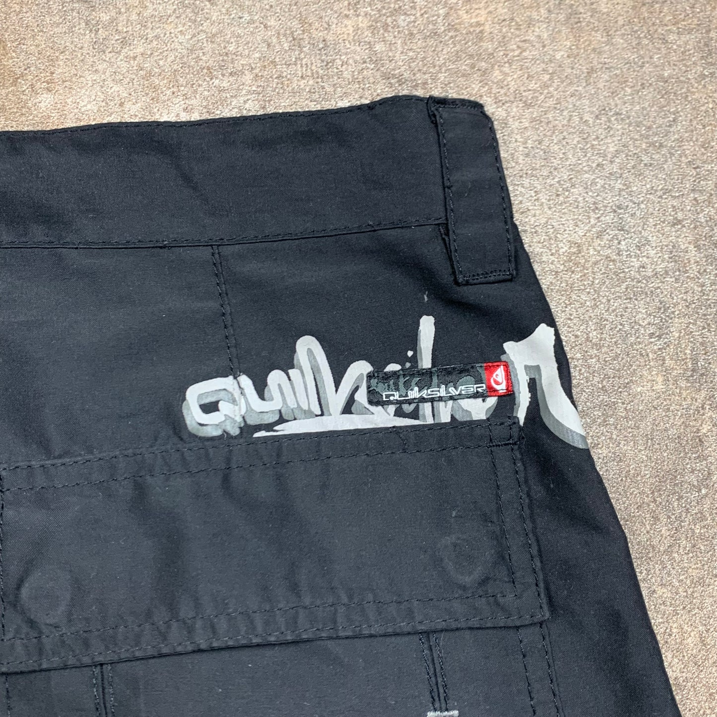 Quiksilver 00s black baggy cargo shorts