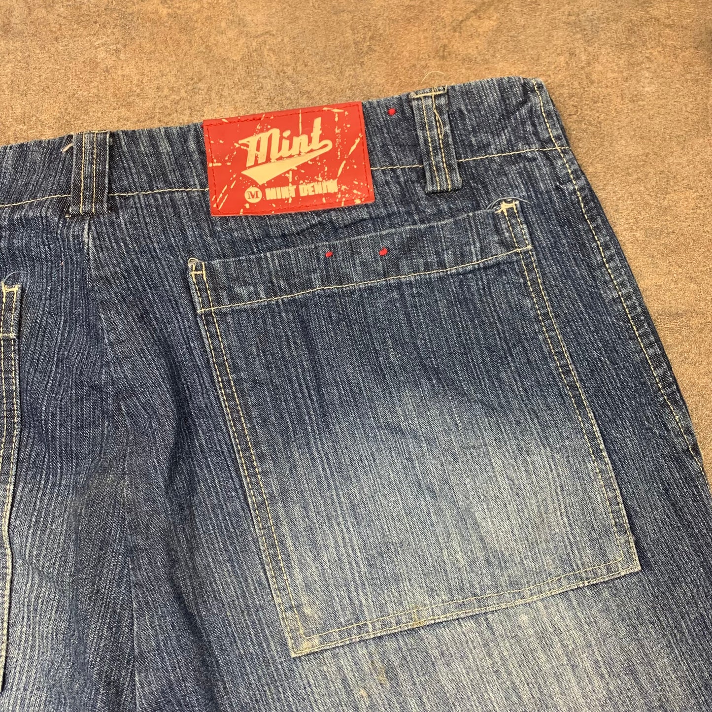 Mint Denim 00s baggy navy velcro jorts