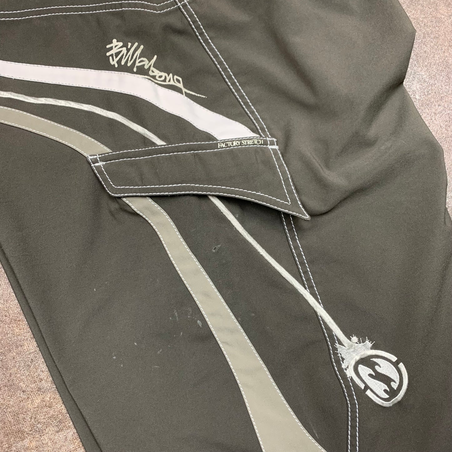 Billabong 00s brown graphic boardshorts